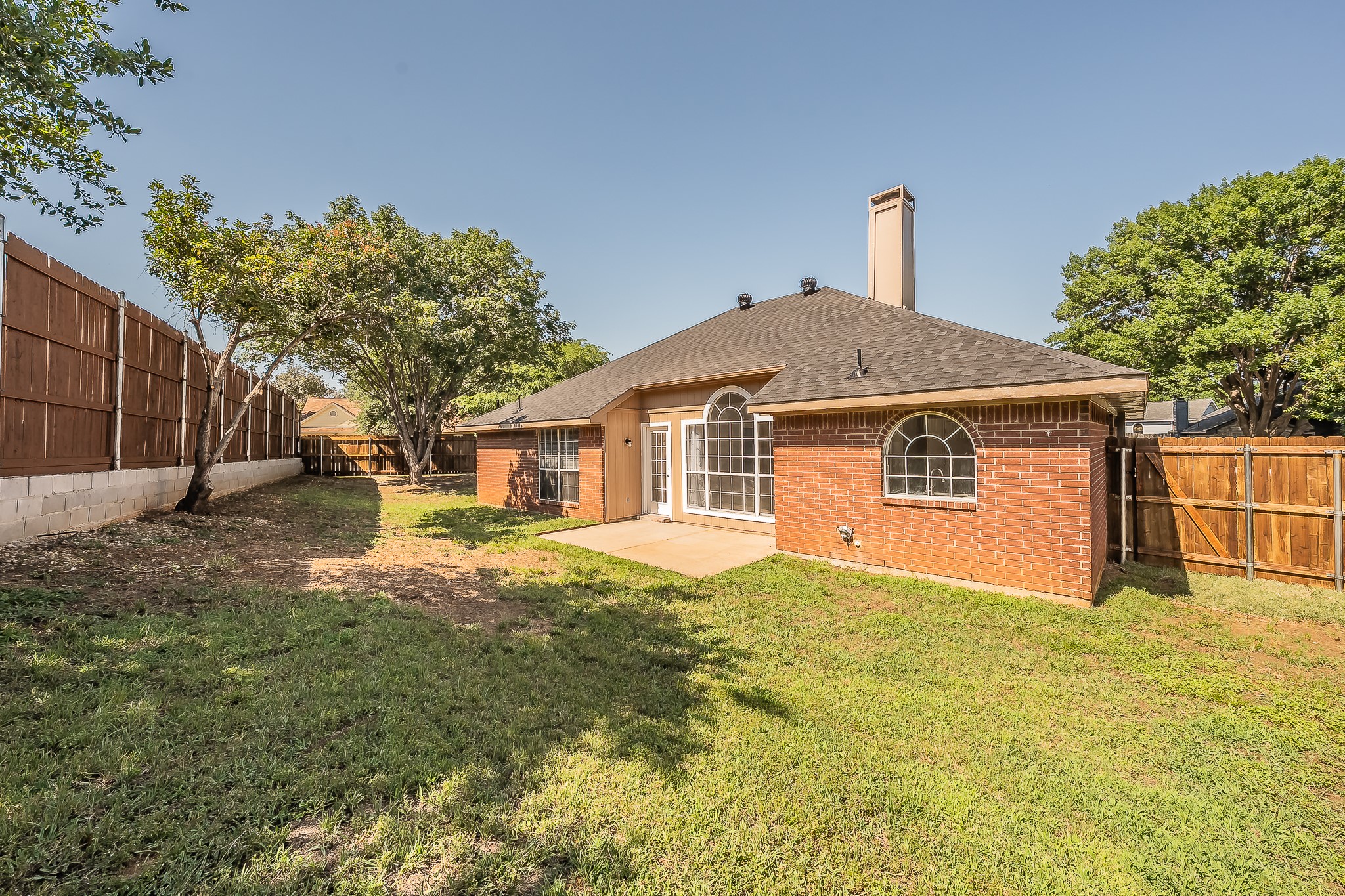 2711 Canterbury Street Euless TX 76039