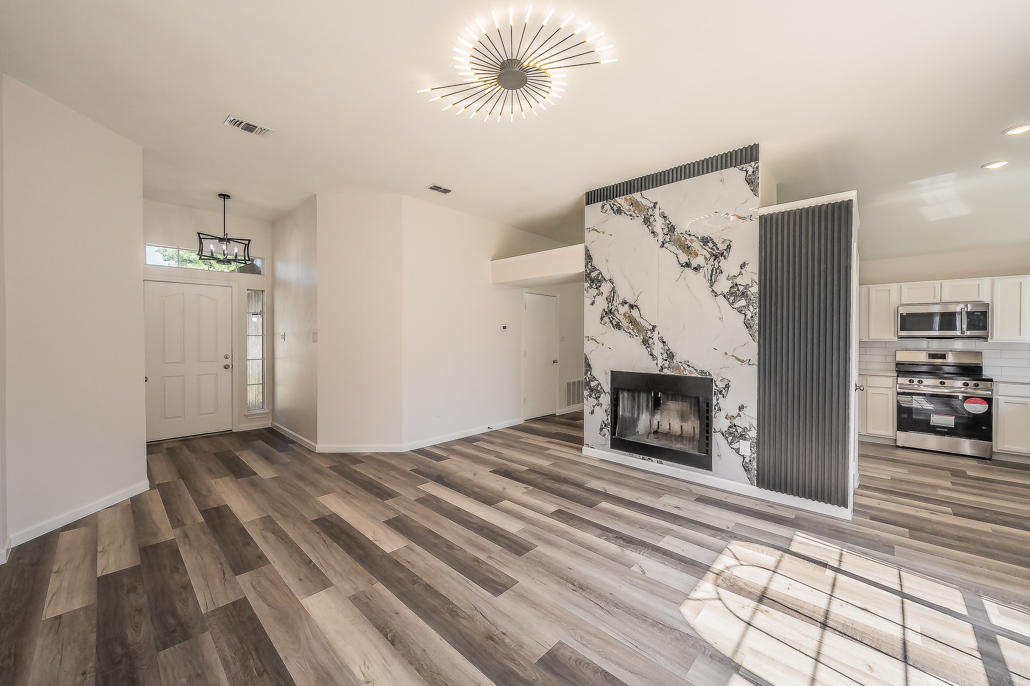 2711 Canterbury Street Euless TX 76039