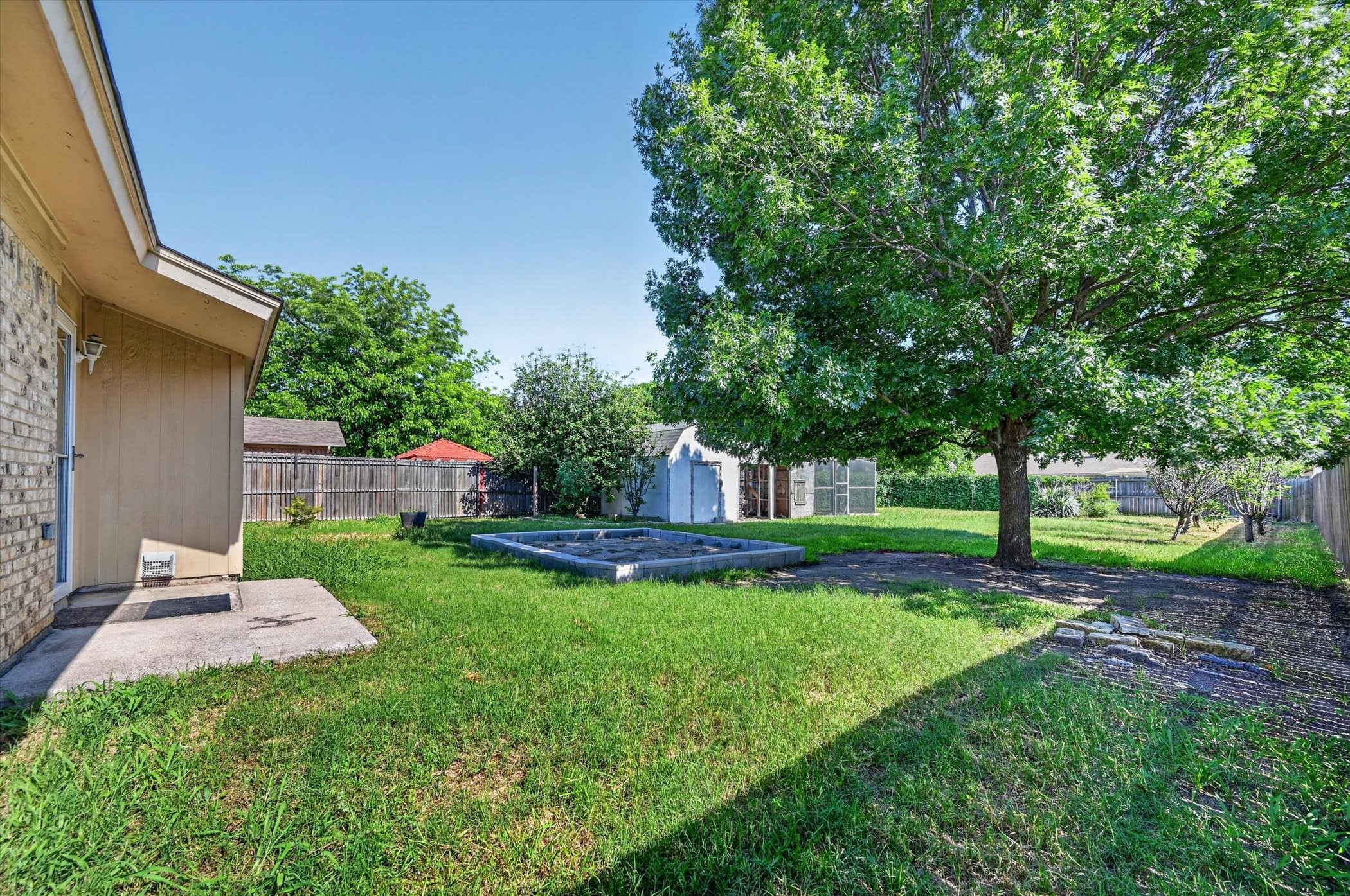 6516 Meadowview Lane Watauga TX 76148