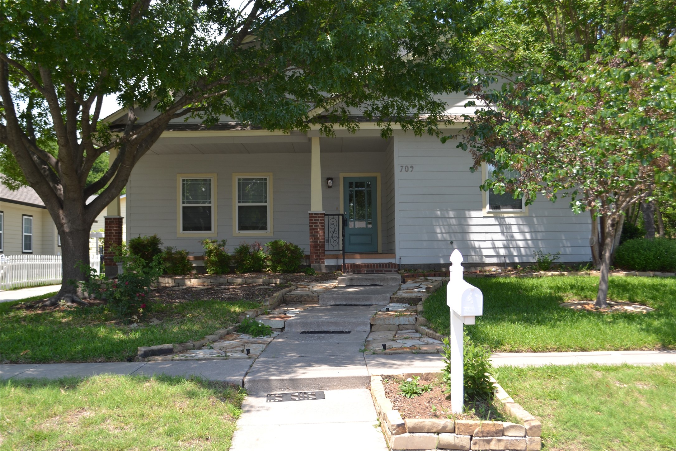 709 Roberts Street Denton TX 76209