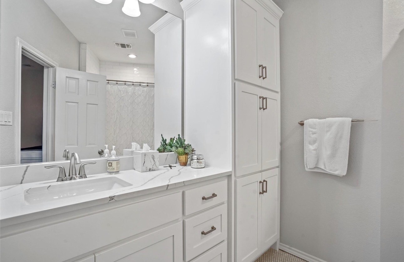 4301 Bellaire Drive Fort Worth TX 76109