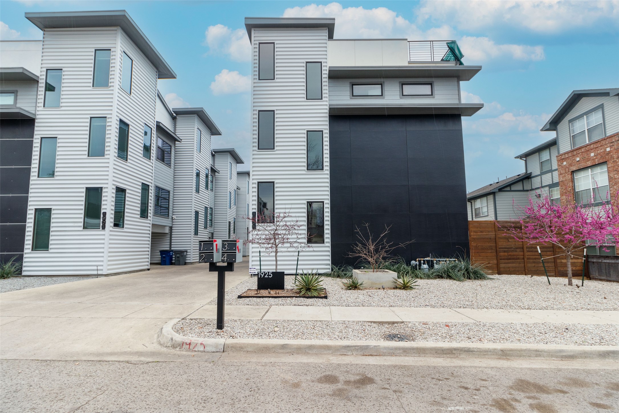 1925 California Drive Dallas TX 75204