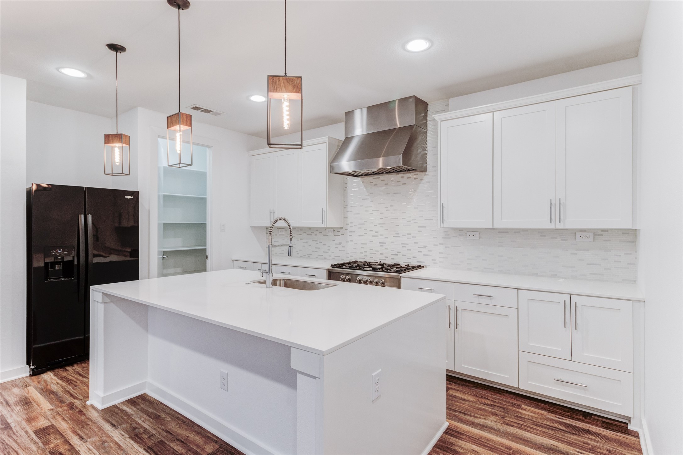 1925 California Drive Dallas TX 75204