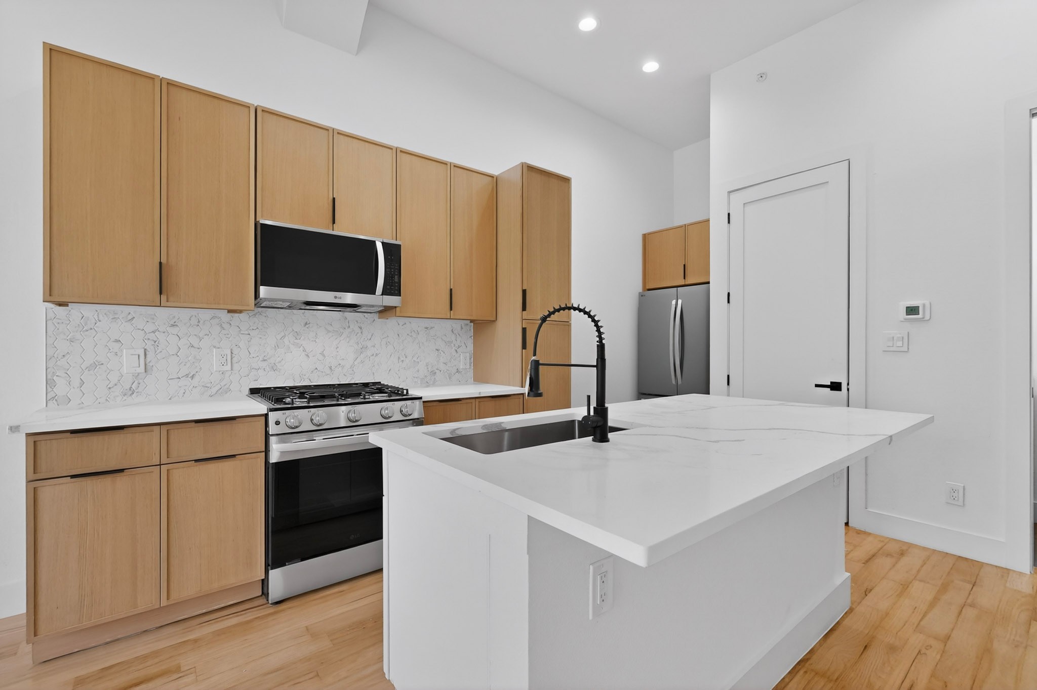 2080 Kelly Avenue Dallas TX 75215
