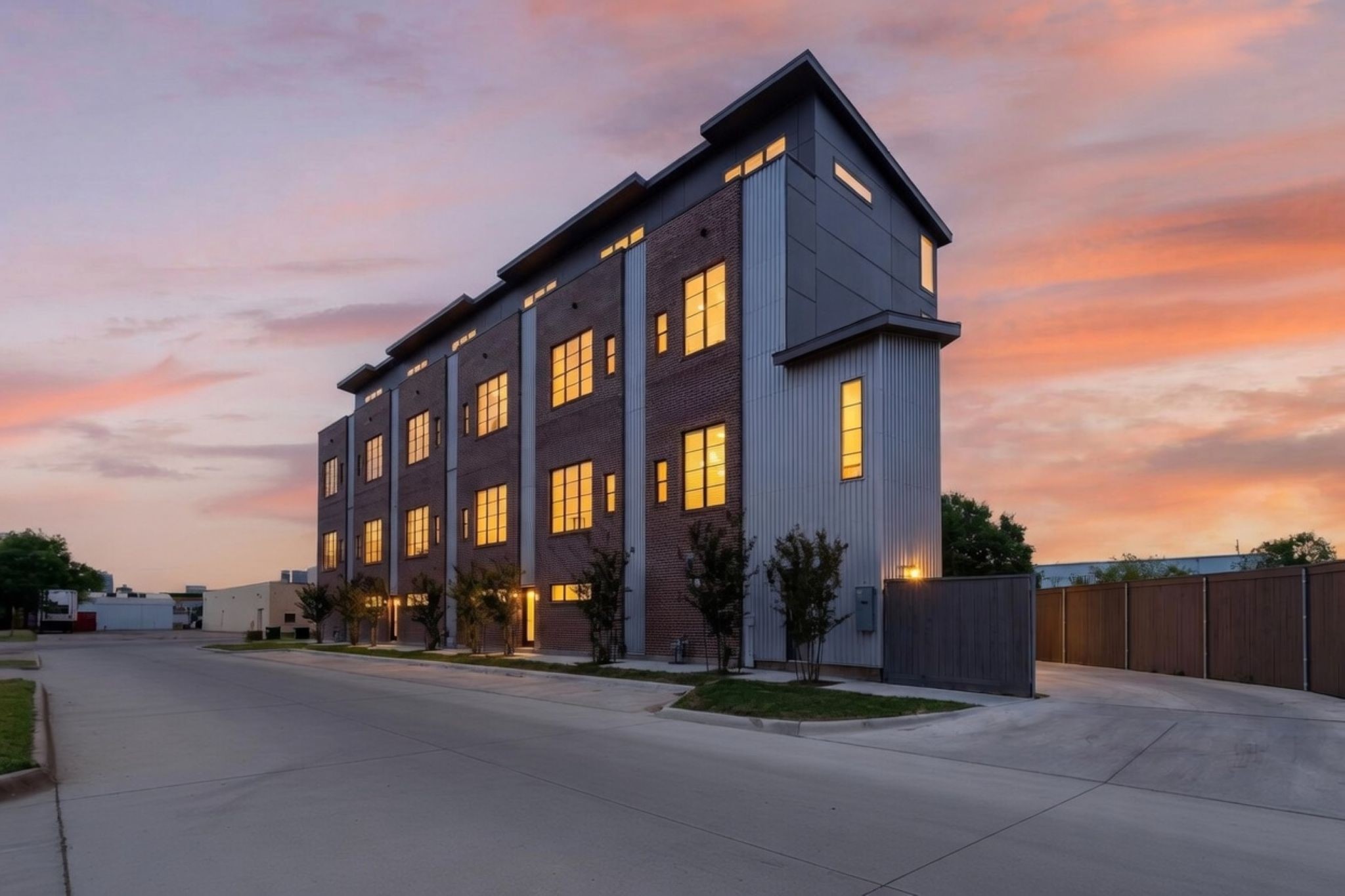 2080 Kelly Avenue Dallas TX 75215