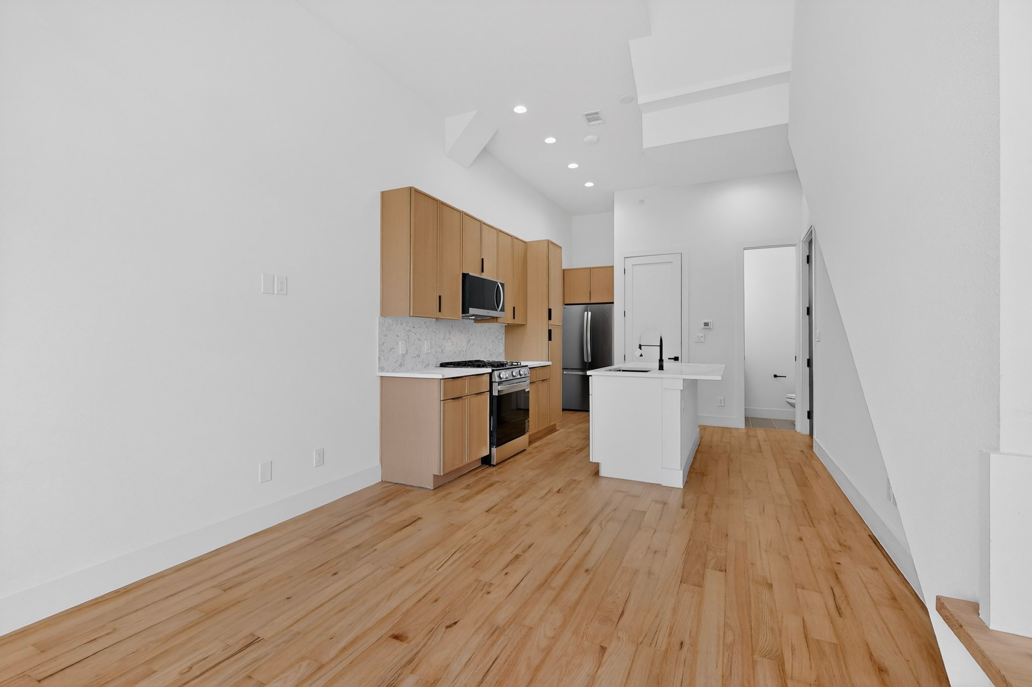 2080 Kelly Avenue Dallas TX 75215