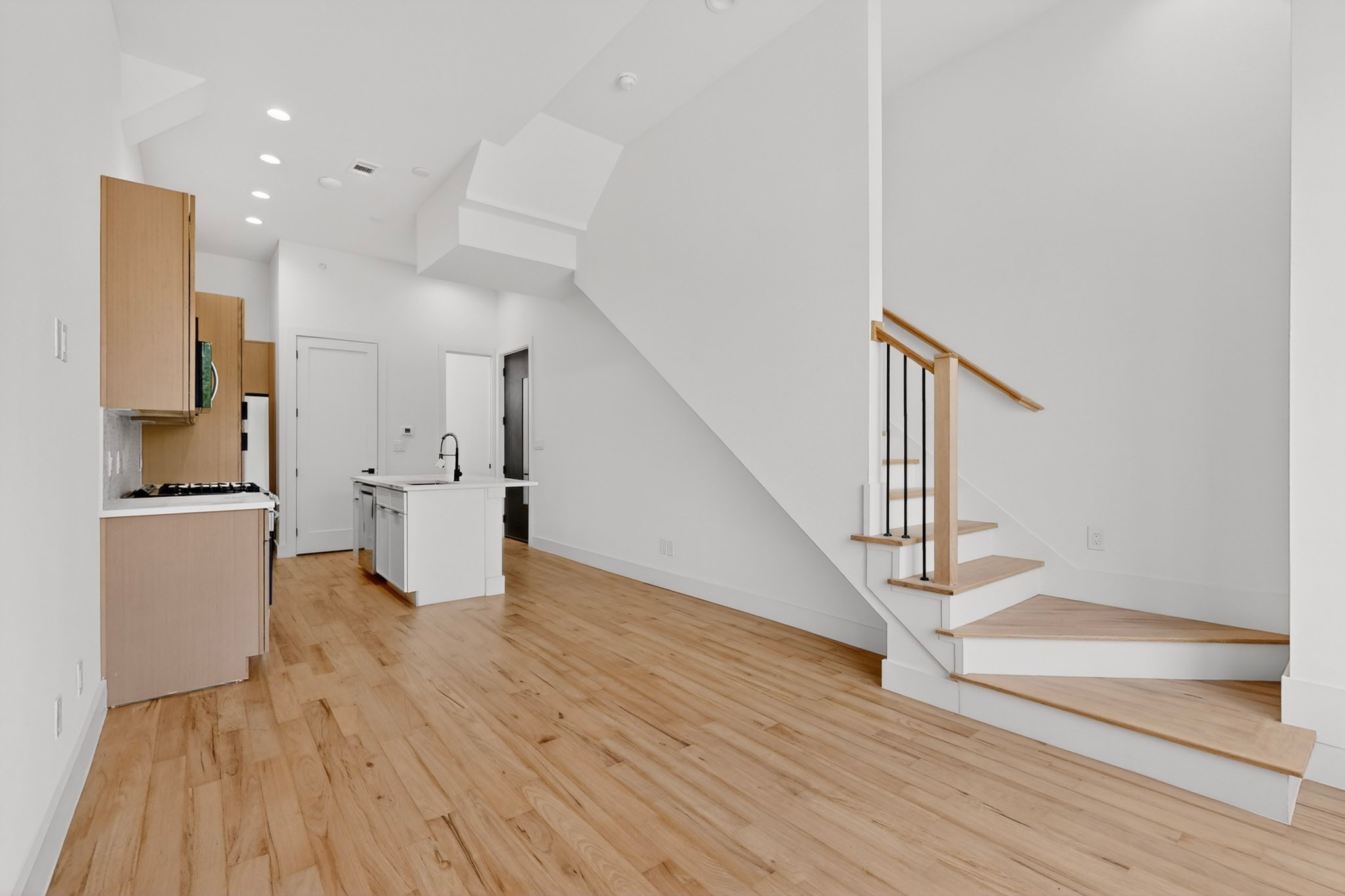 2080 Kelly Avenue Dallas TX 75215