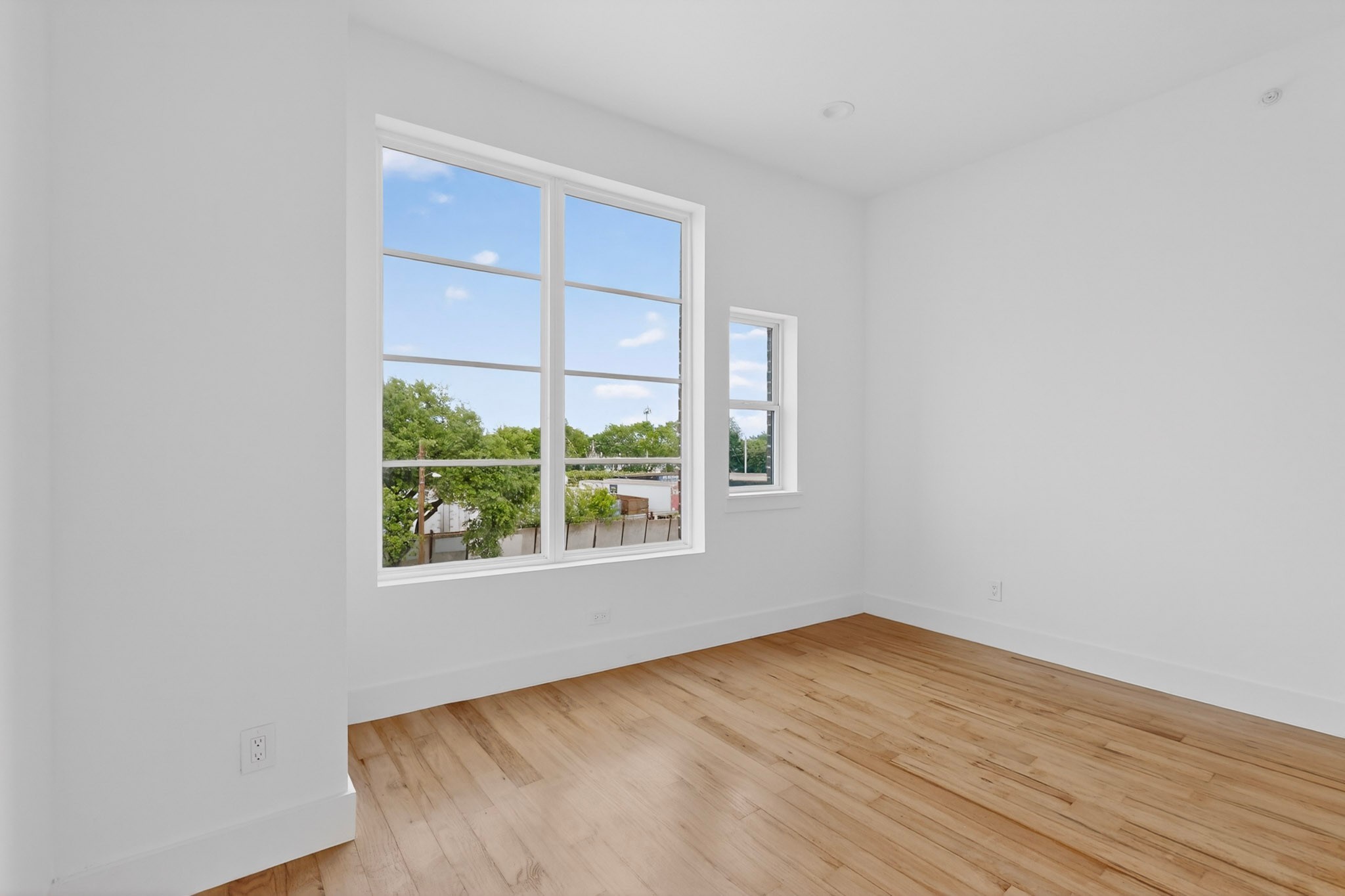 2080 Kelly Avenue Dallas TX 75215