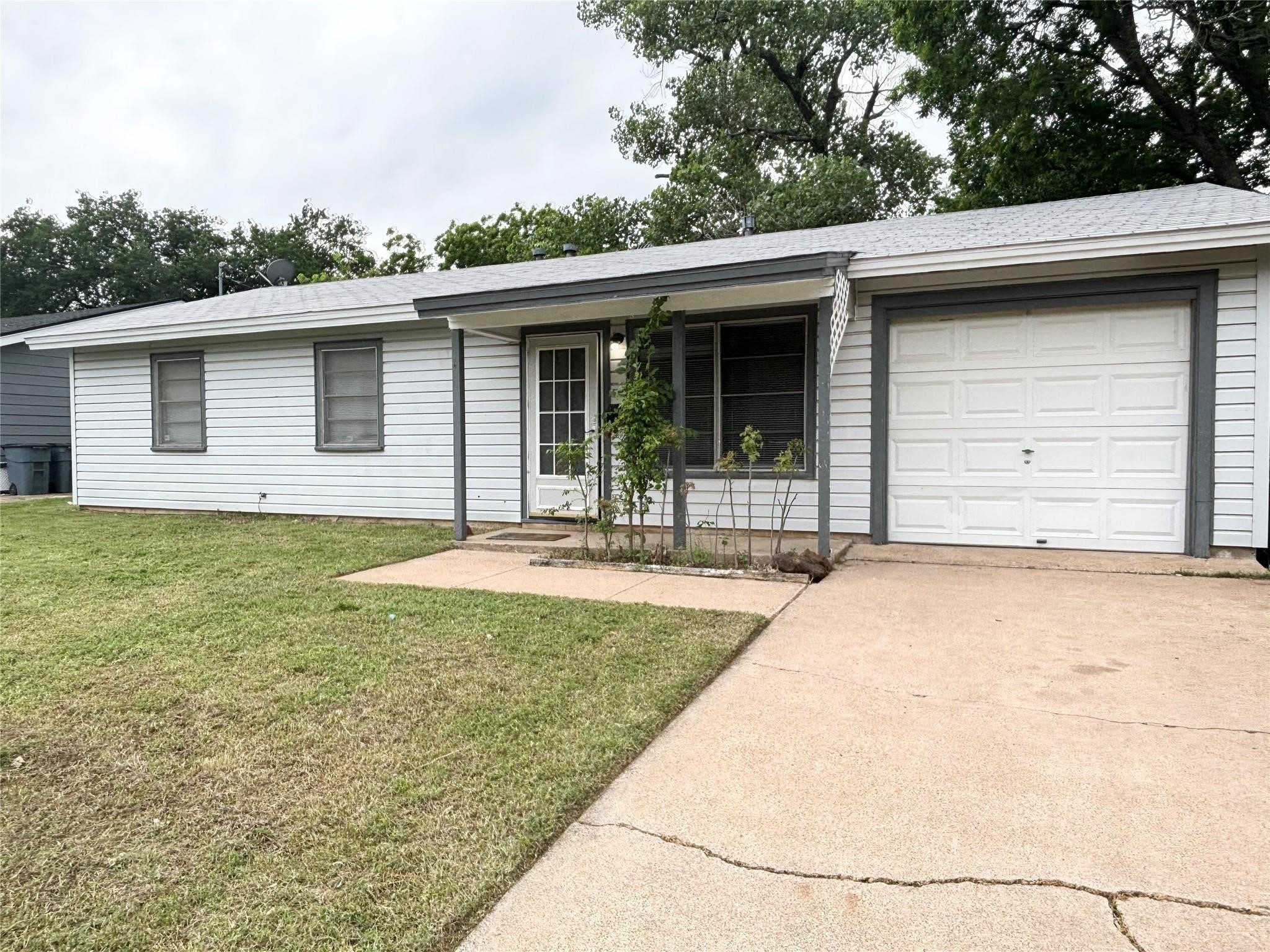 413 Freestone Drive Euless TX 76039