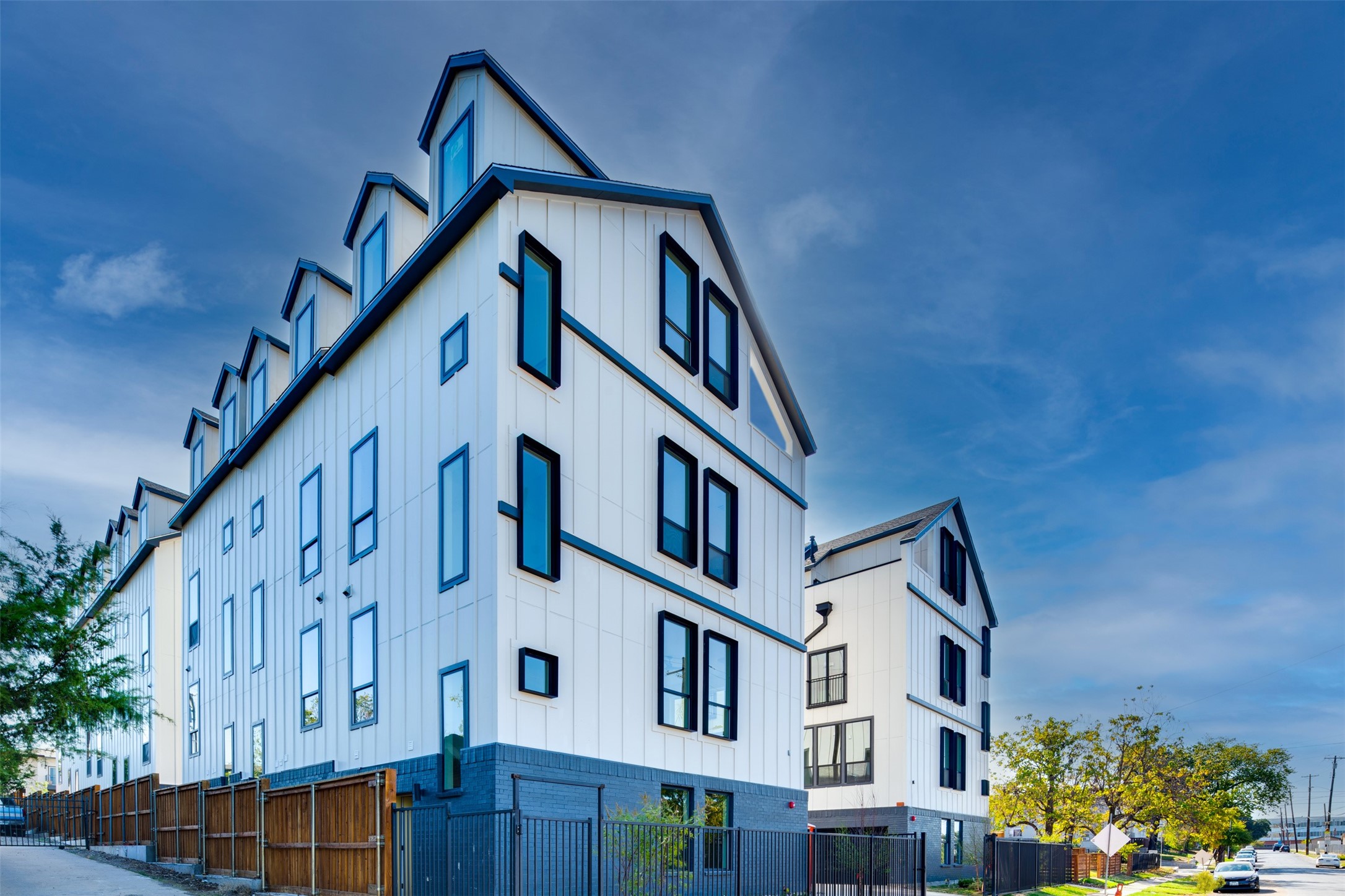 512 N Lancaster Street Dallas TX 75203