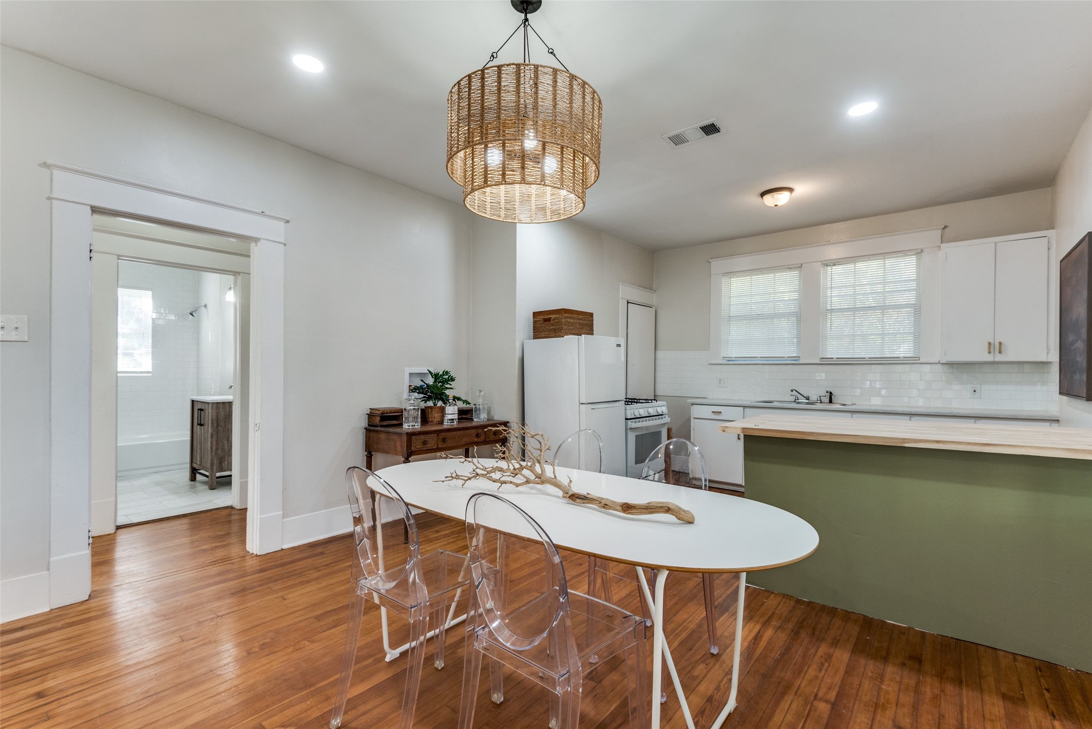 517 S Vernon Avenue Dallas TX 75208