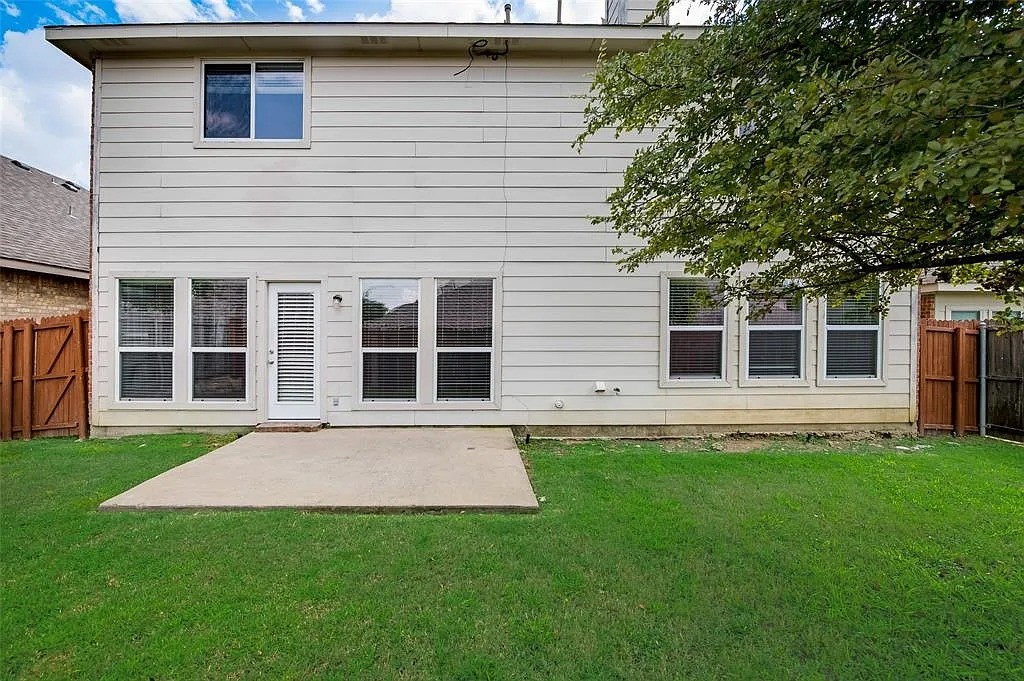 8300 Lonesome Spur Trail Mckinney TX 75070