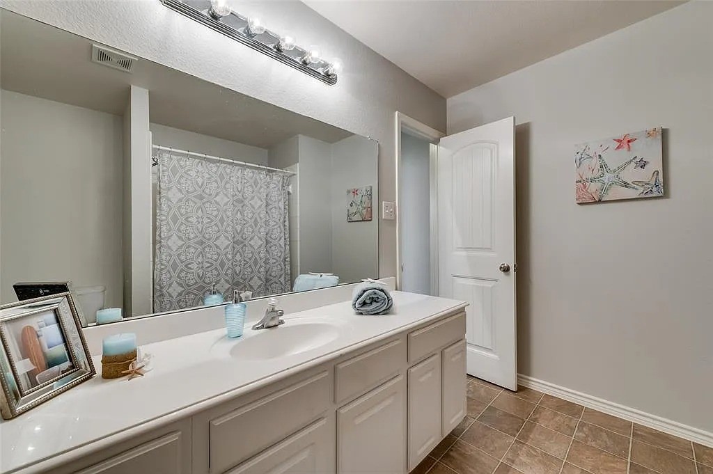 8300 Lonesome Spur Trail Mckinney TX 75070