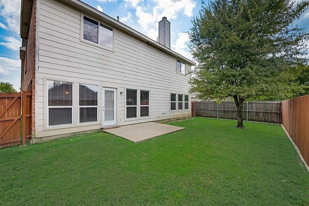 8300 Lonesome Spur Trail Mckinney TX 75070