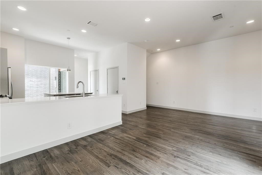 2290 N Fitzhugh Avenue Dallas TX 75204