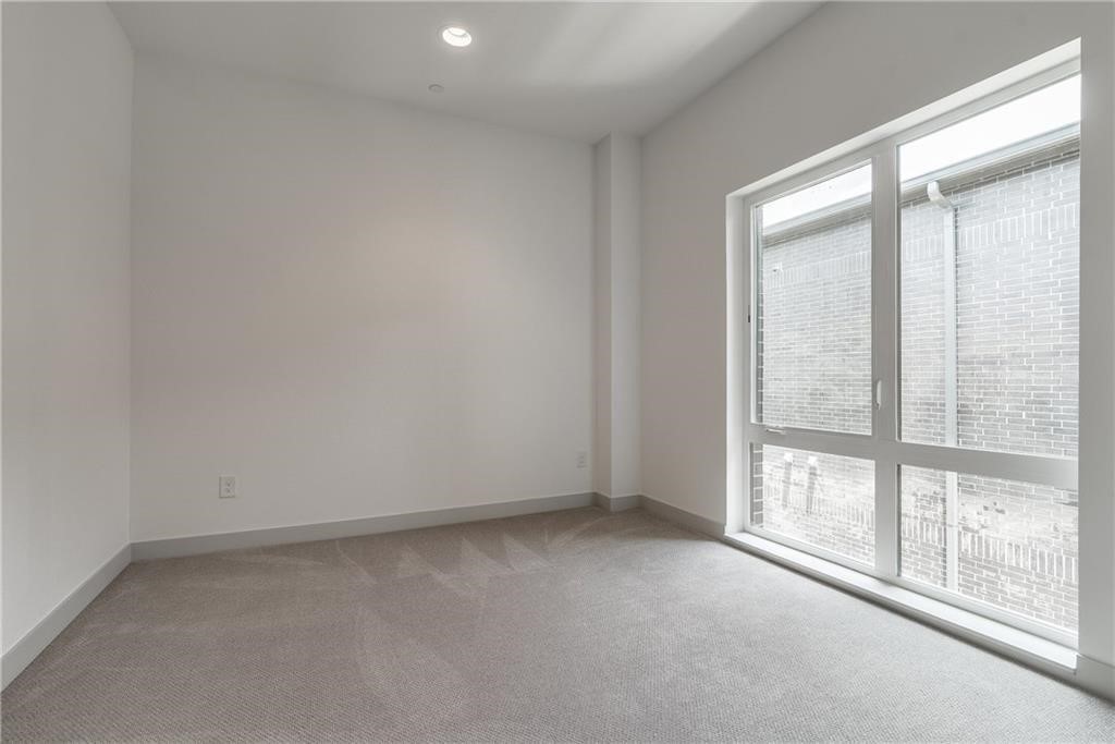 2290 N Fitzhugh Avenue Dallas TX 75204
