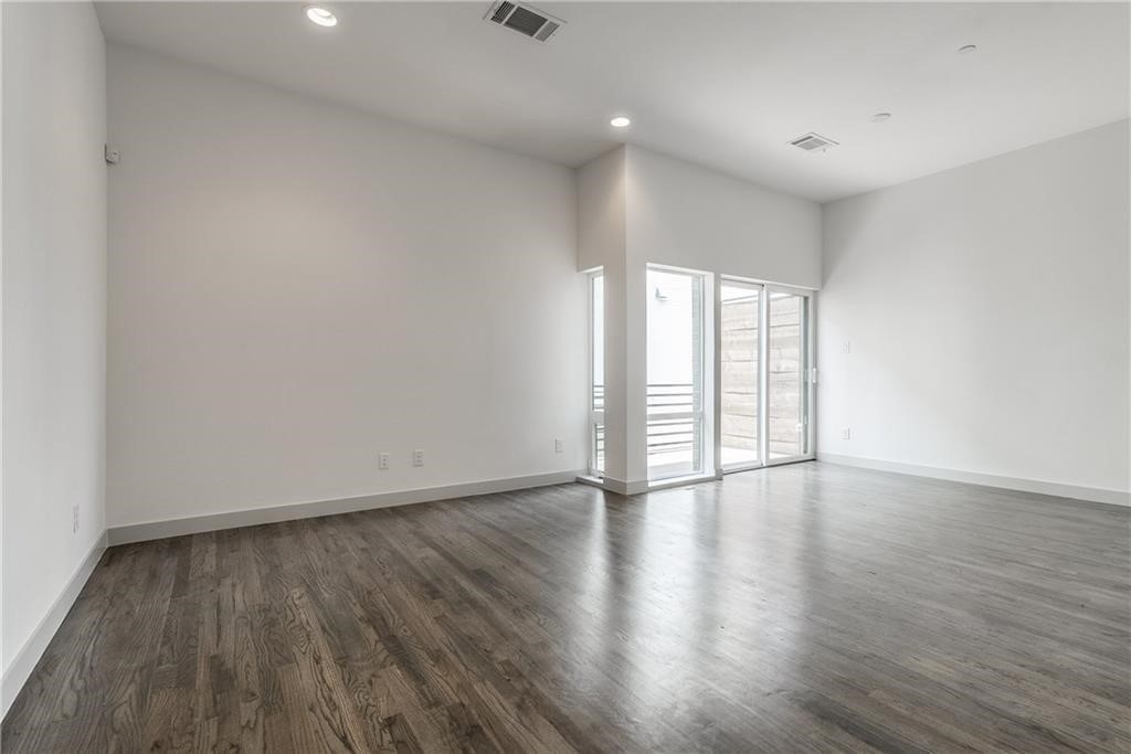 2290 N Fitzhugh Avenue Dallas TX 75204