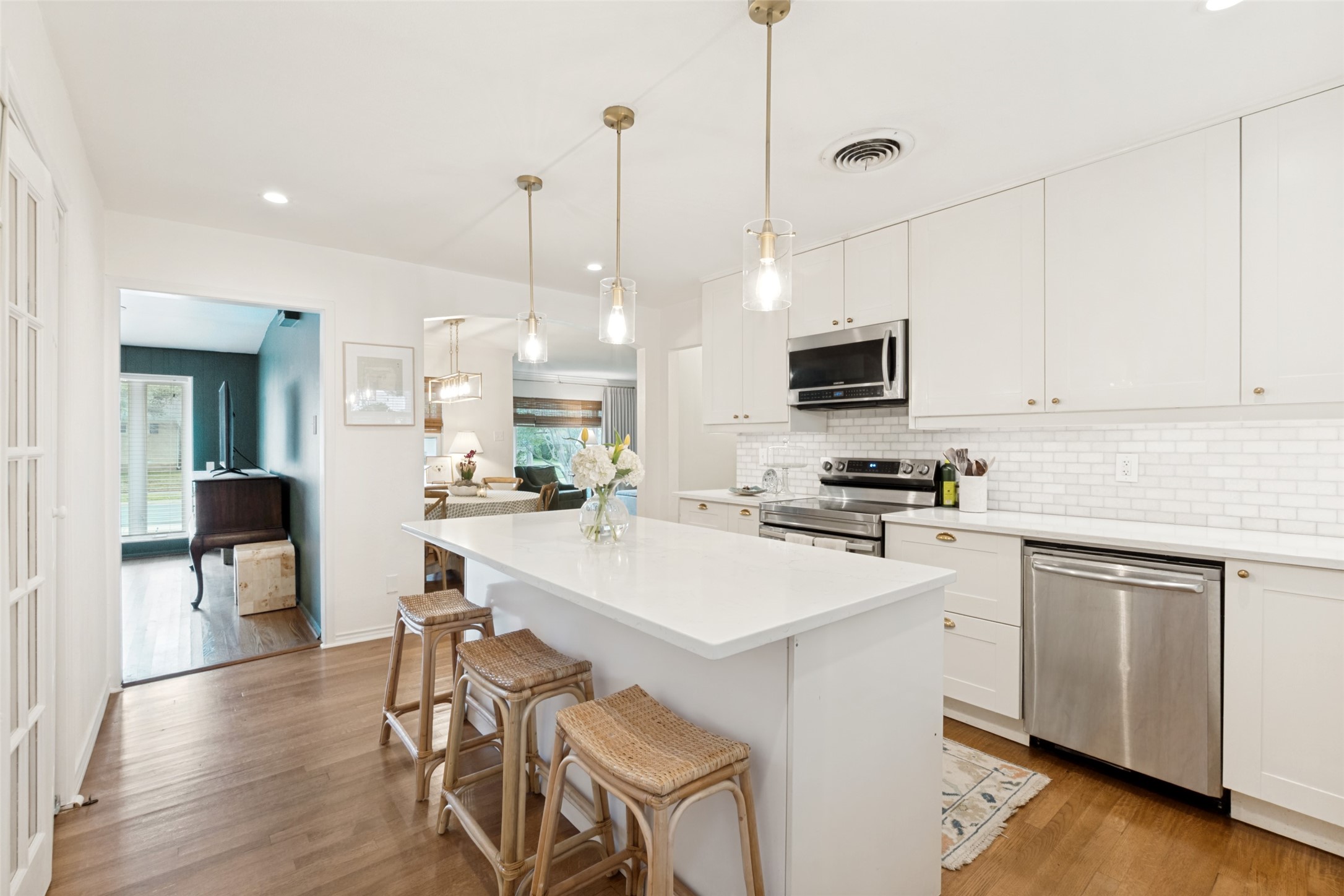 8911 Larchwood Drive Dallas TX 75238