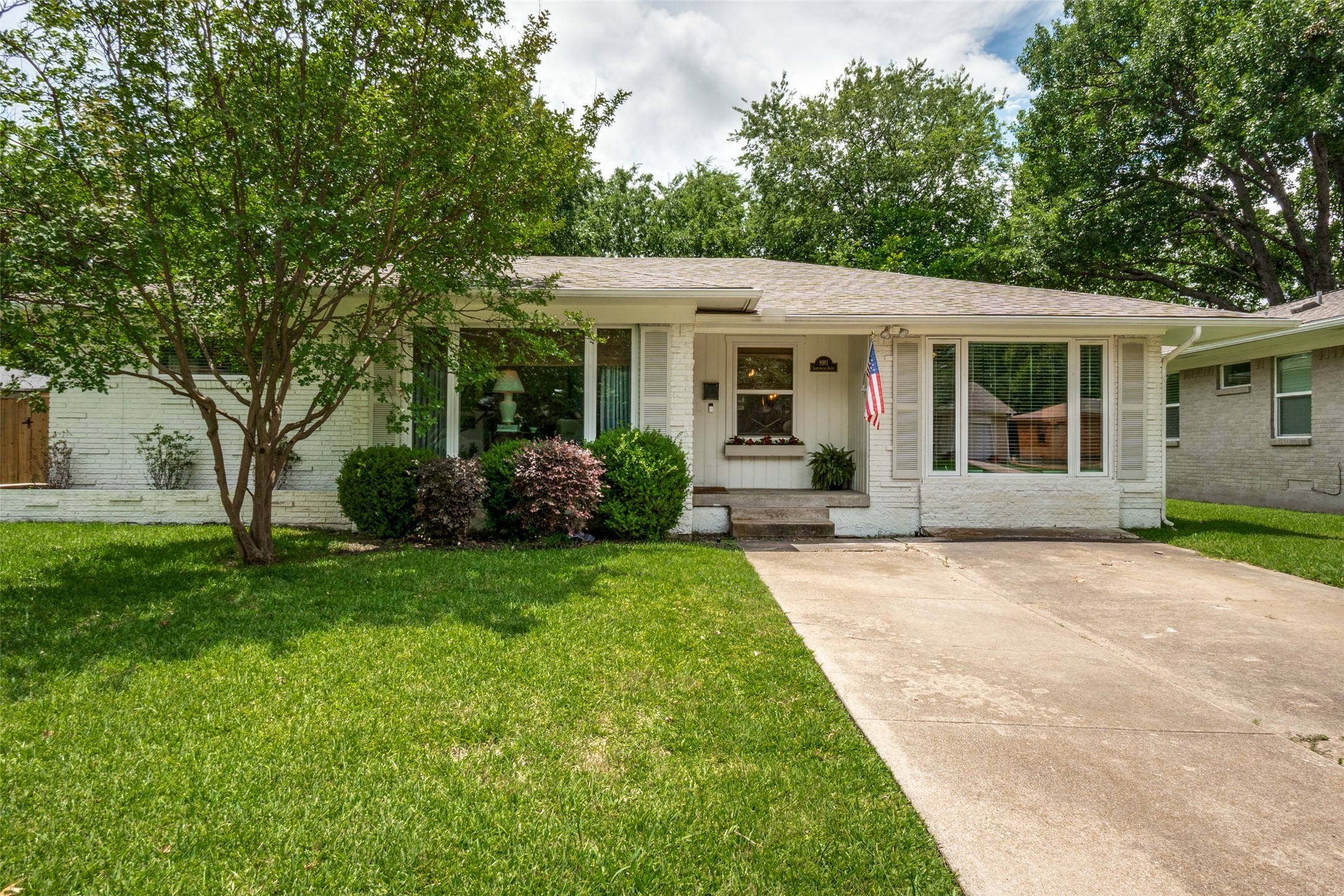 8911 Larchwood Drive Dallas TX 75238