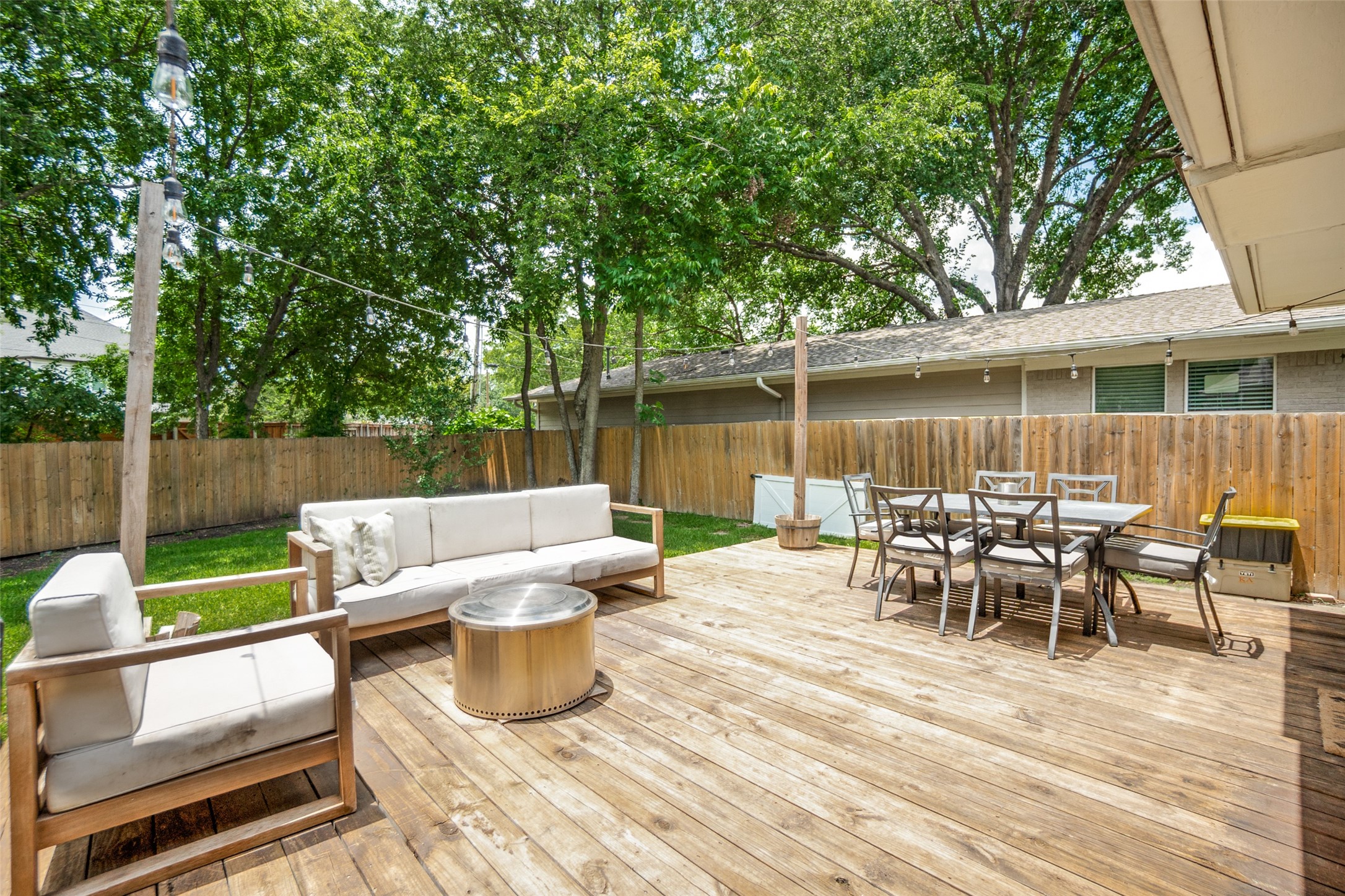 8911 Larchwood Drive Dallas TX 75238