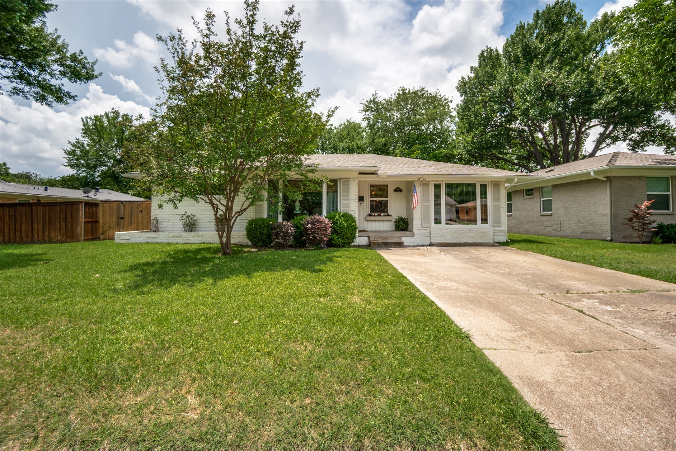 8911 Larchwood Drive Dallas TX 75238