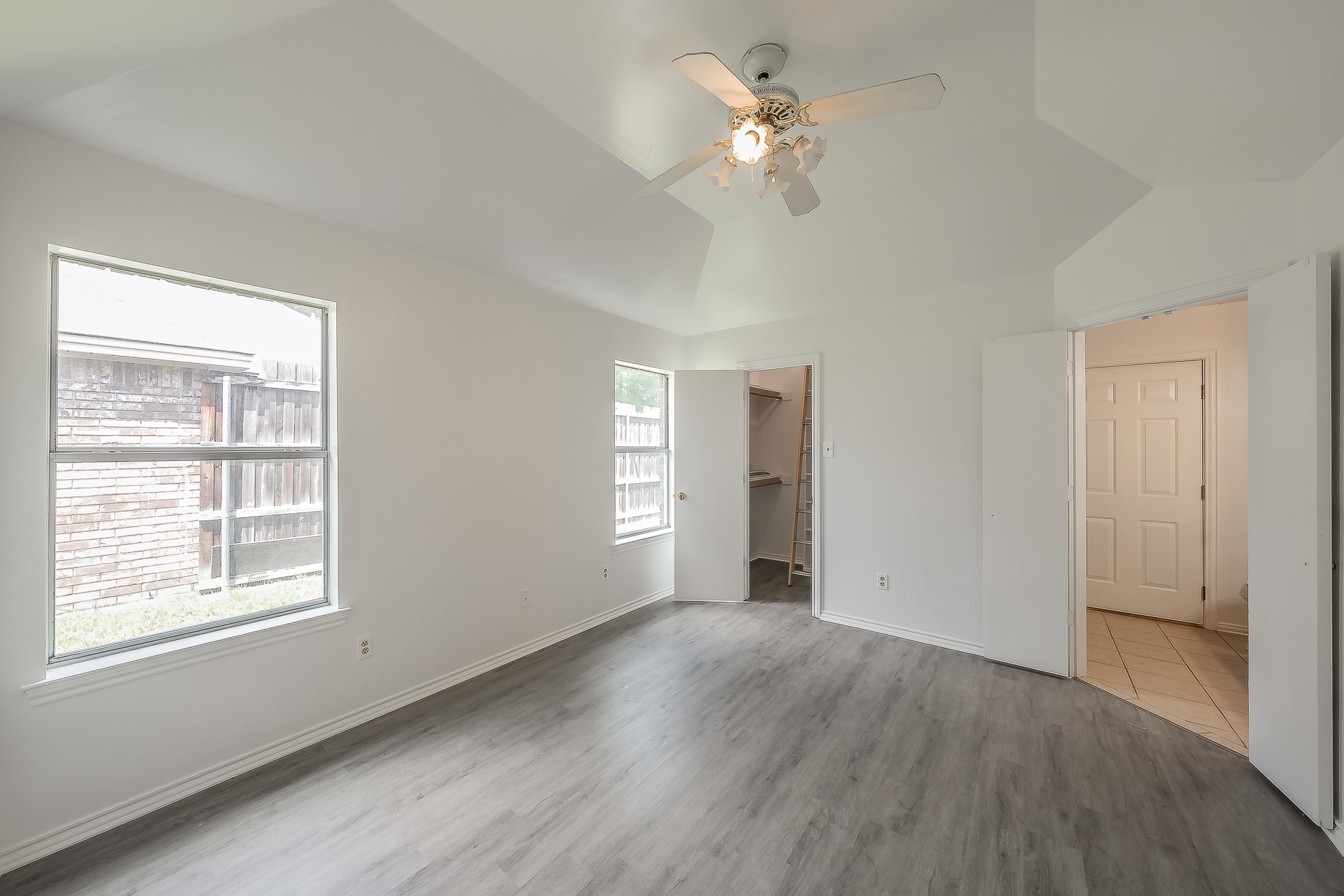 3031 Lela Street Irving TX 75061