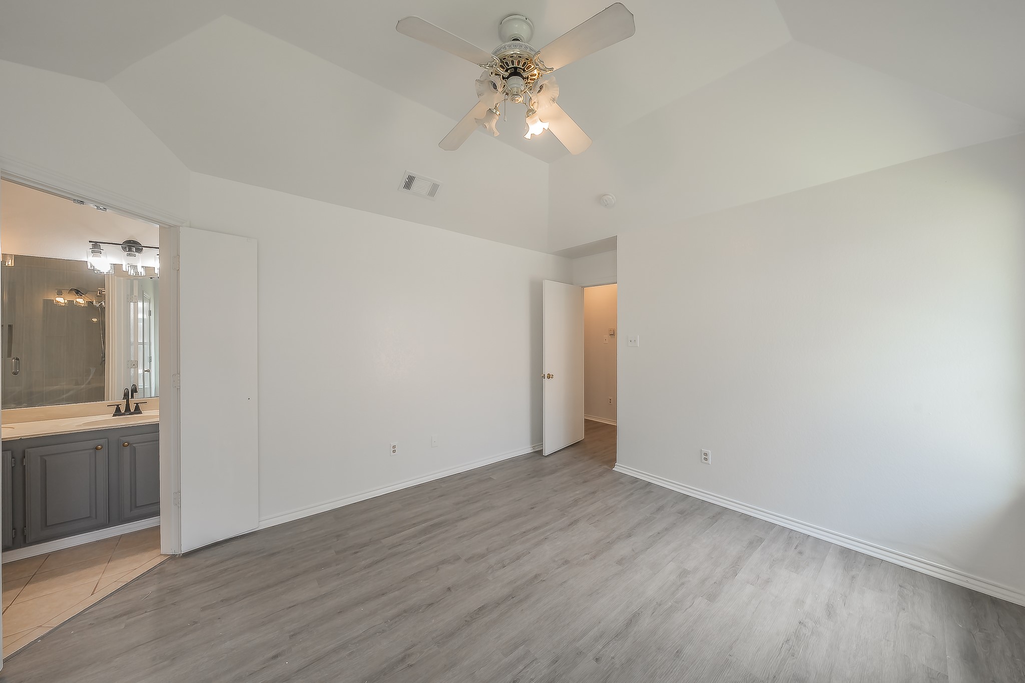 3031 Lela Street Irving TX 75061