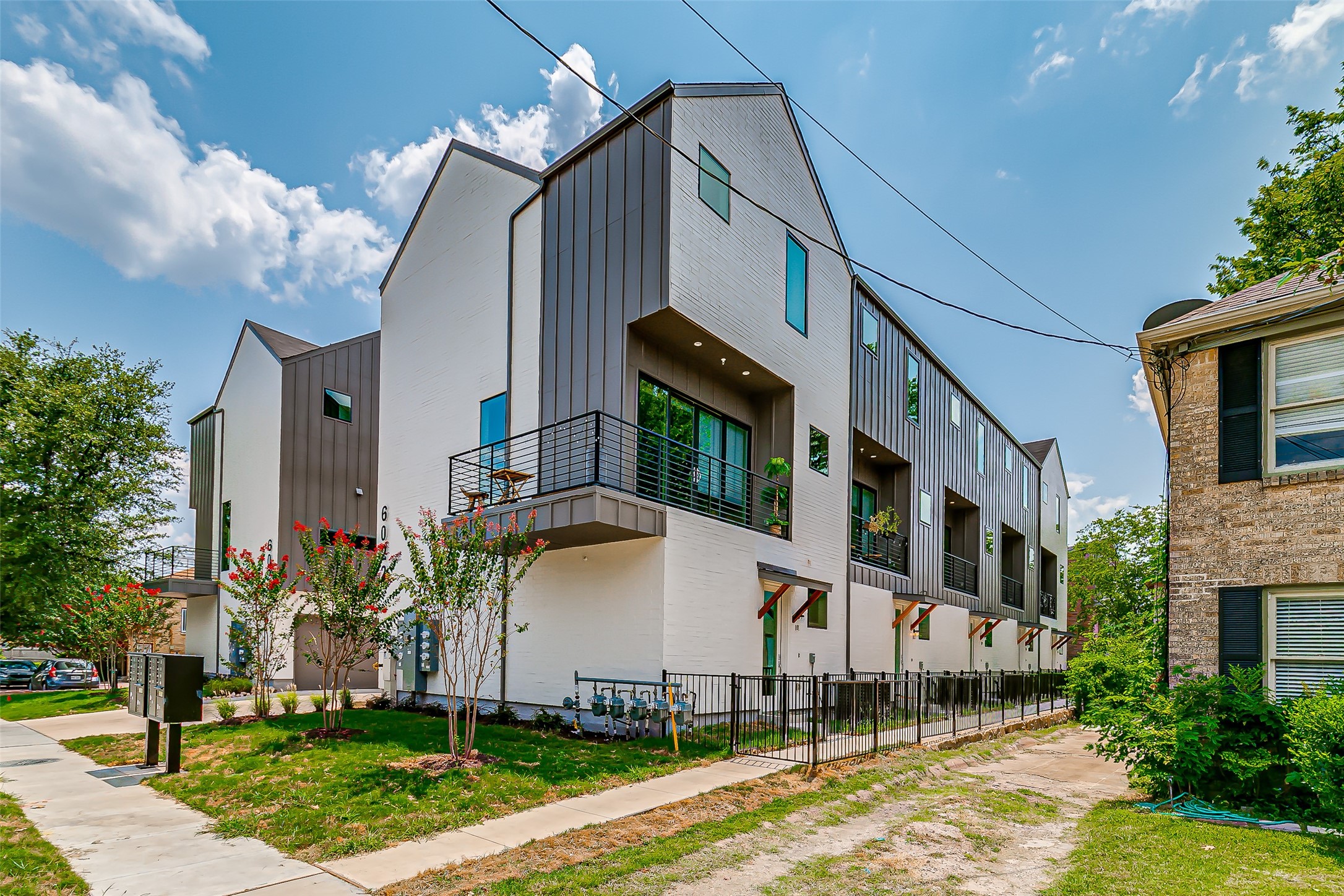 6028 Lewis Street Dallas TX 75206