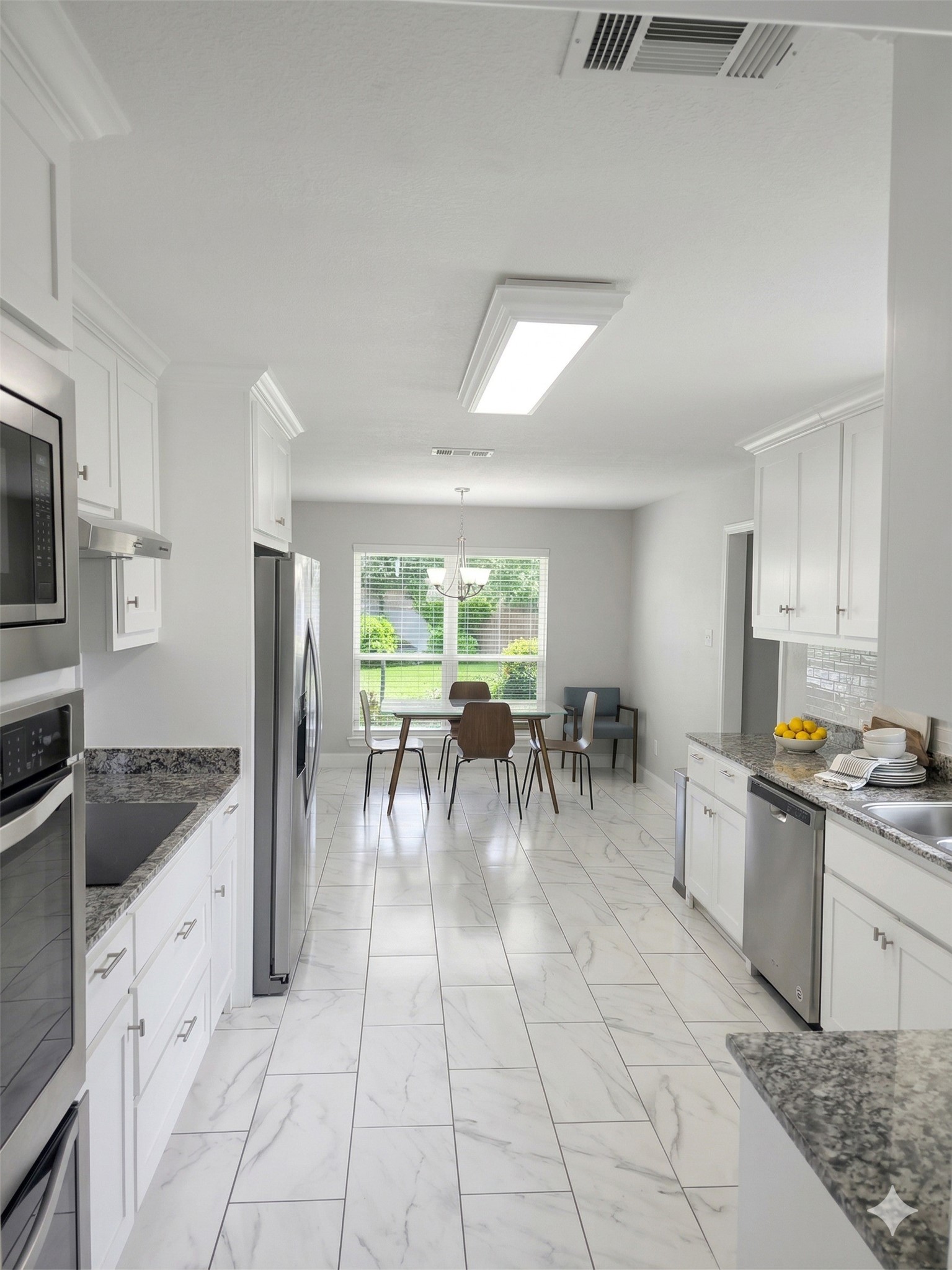 2202 Woodsong Trail Arlington TX 76016