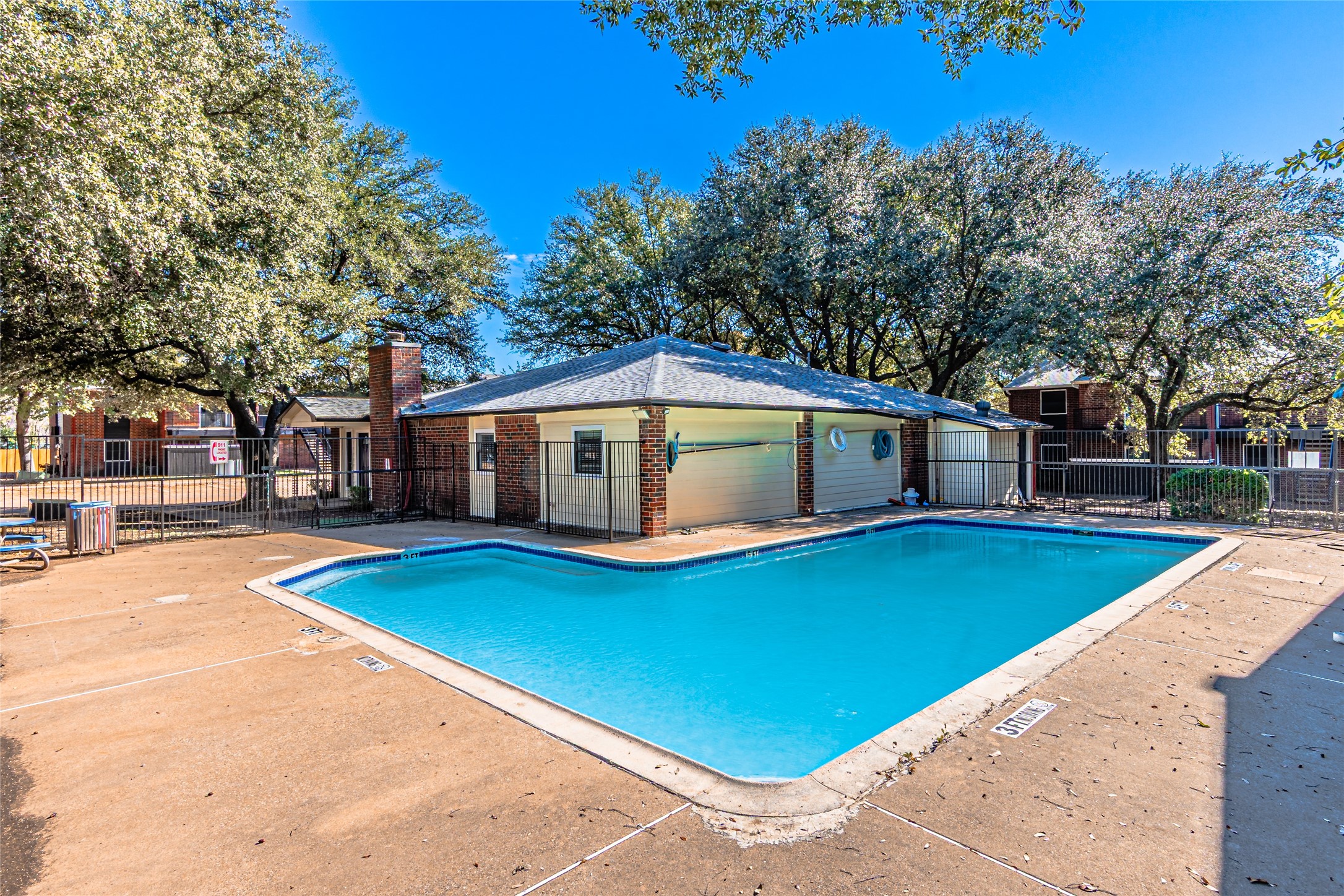 300 W Wintergreen Road Desoto TX 75115