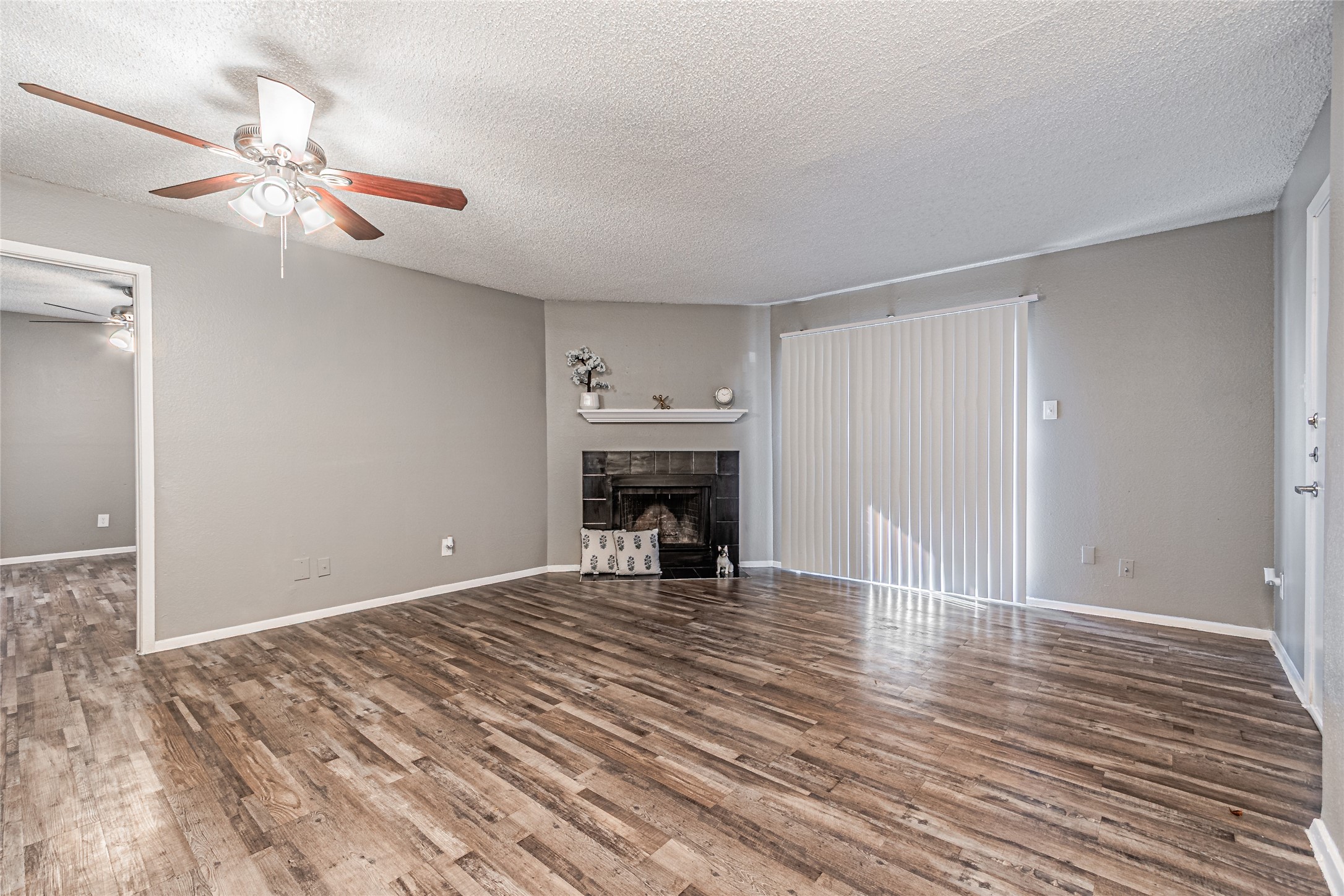 300 W Wintergreen Road Desoto TX 75115