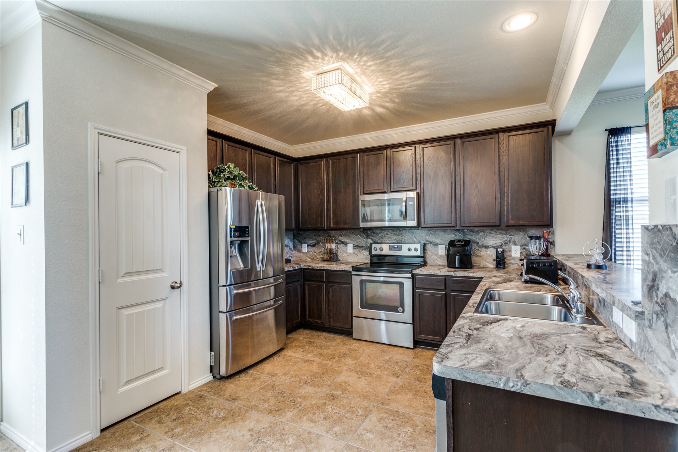 2246 Red Chute Drive Dallas TX 75253