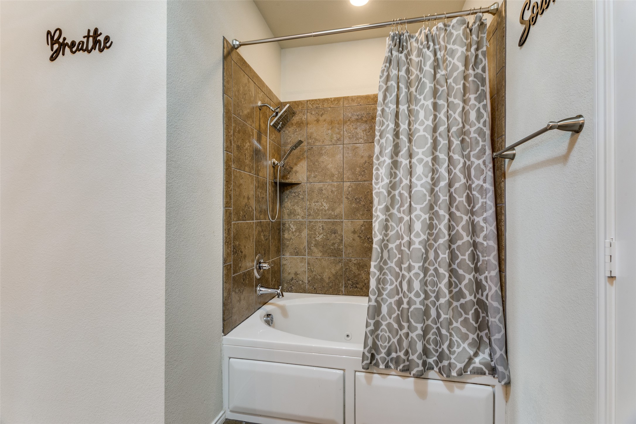 2246 Red Chute Drive Dallas TX 75253