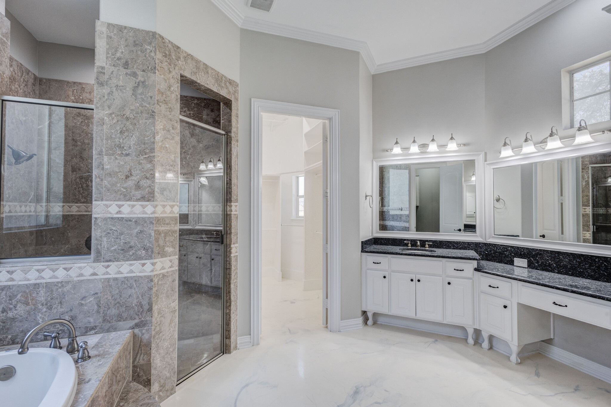 1004 Drake Drive Euless TX 76039