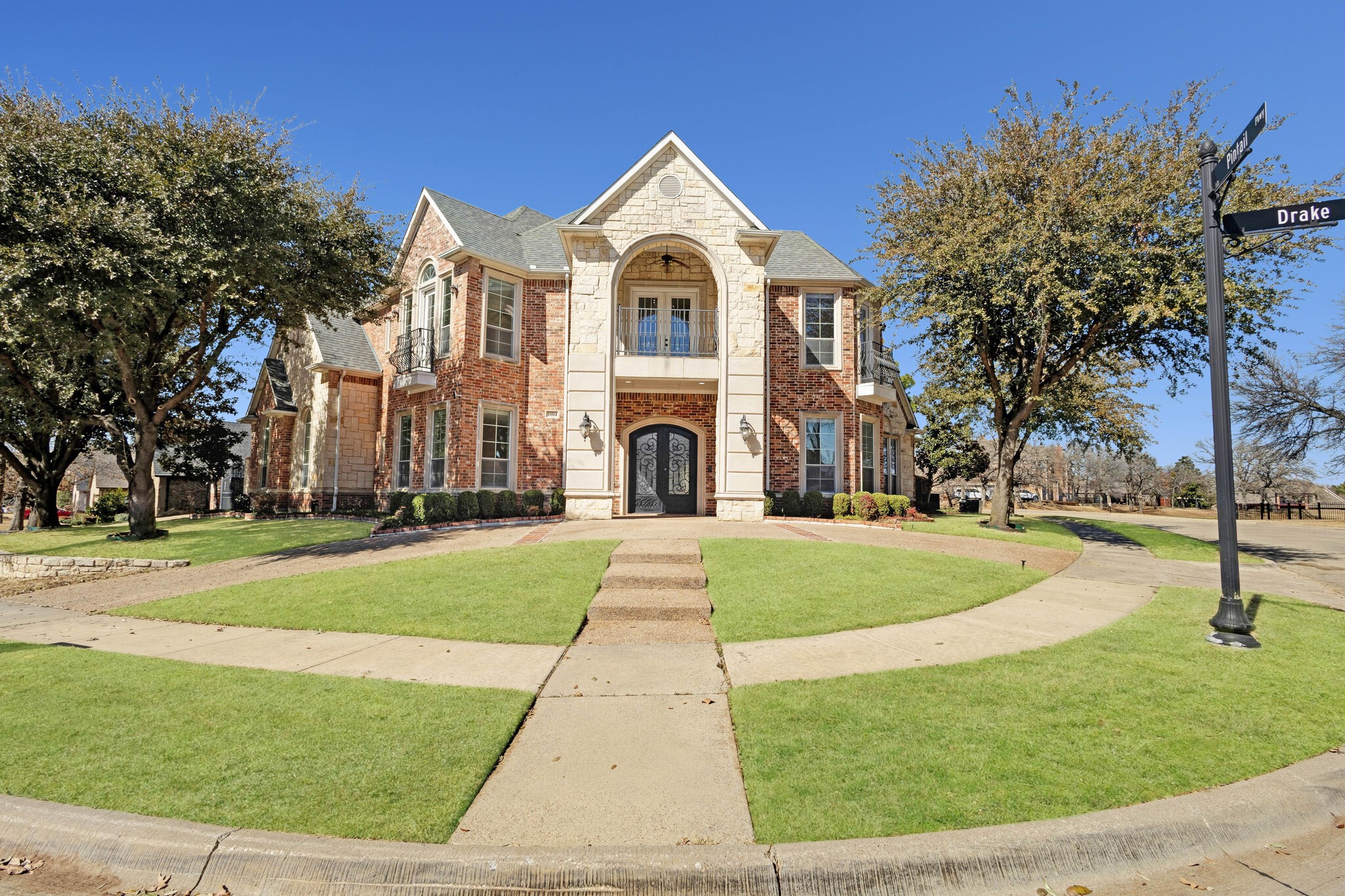 1004 Drake Drive Euless TX 76039
