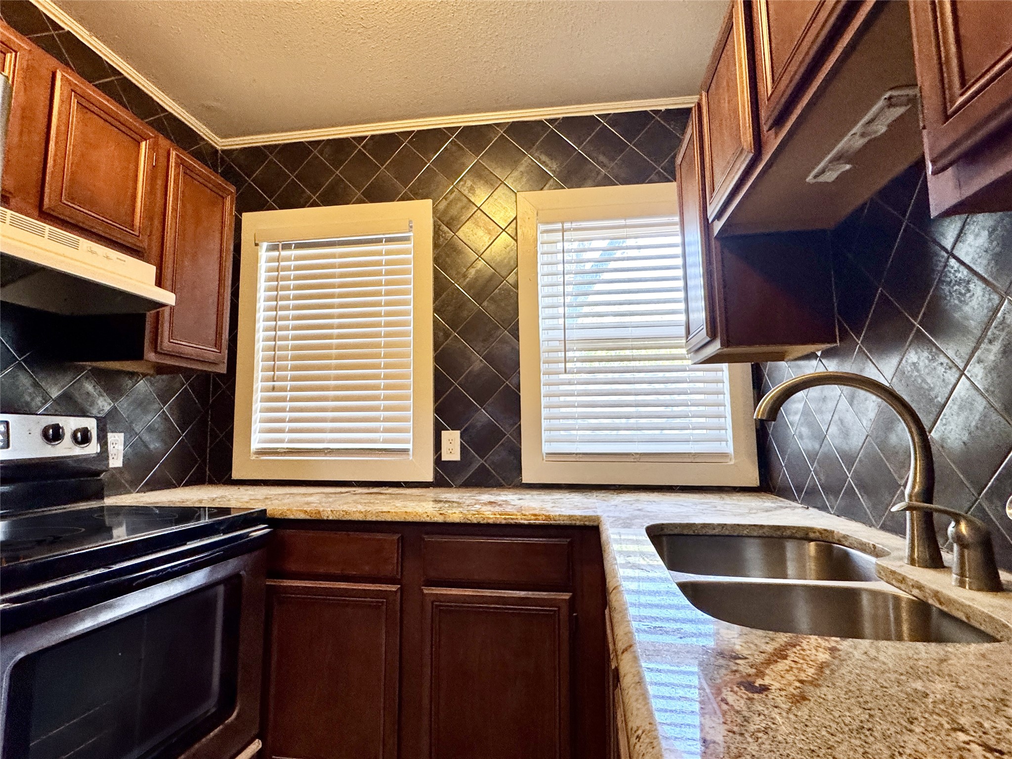 6006 Worth Street Dallas TX 75214