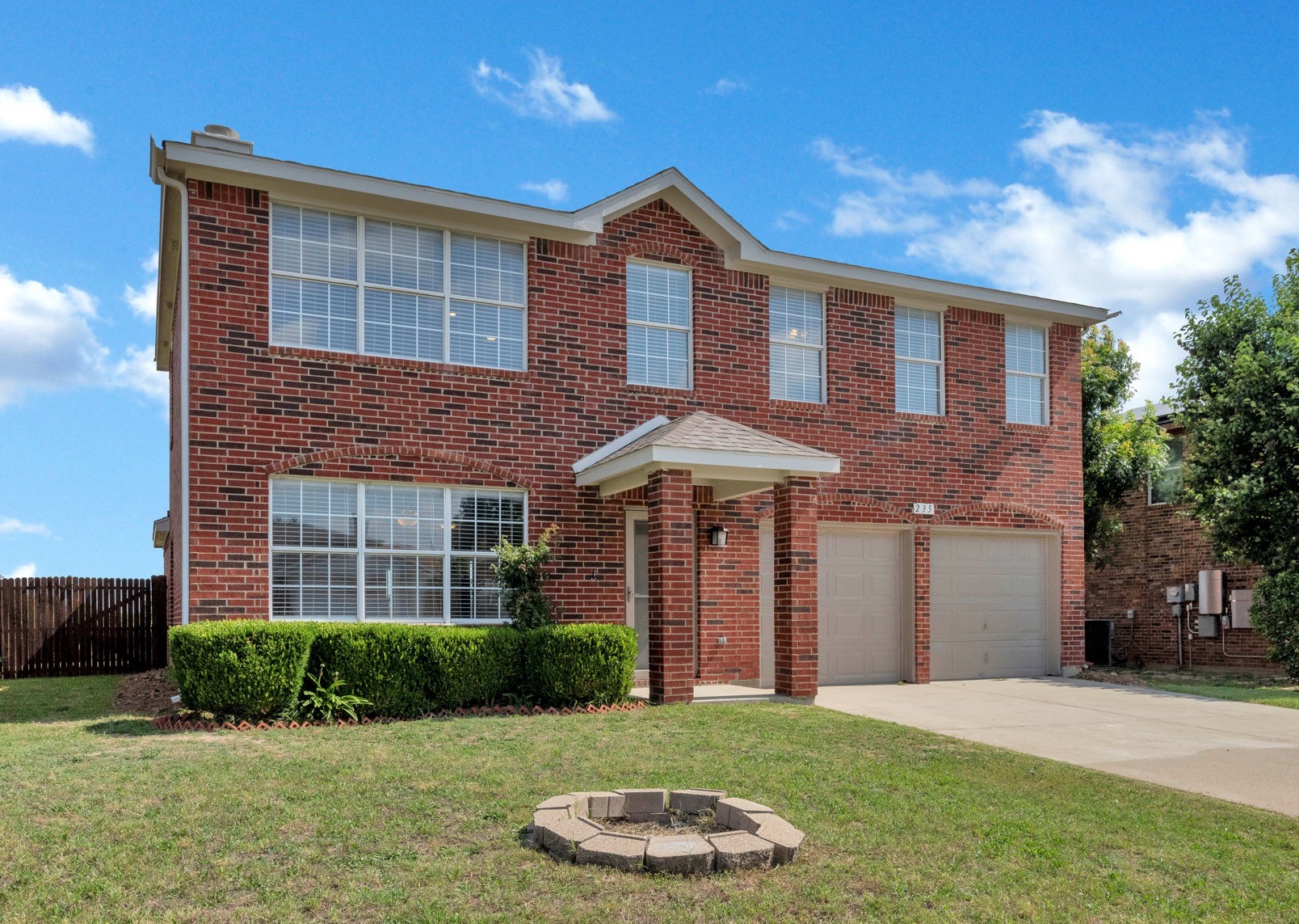 235 Yale Boulevard Glenn Heights TX 75154