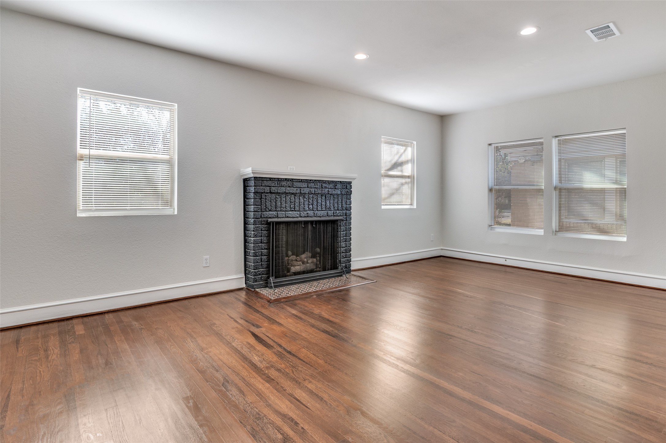 1631 Homewood Place Dallas TX 75224