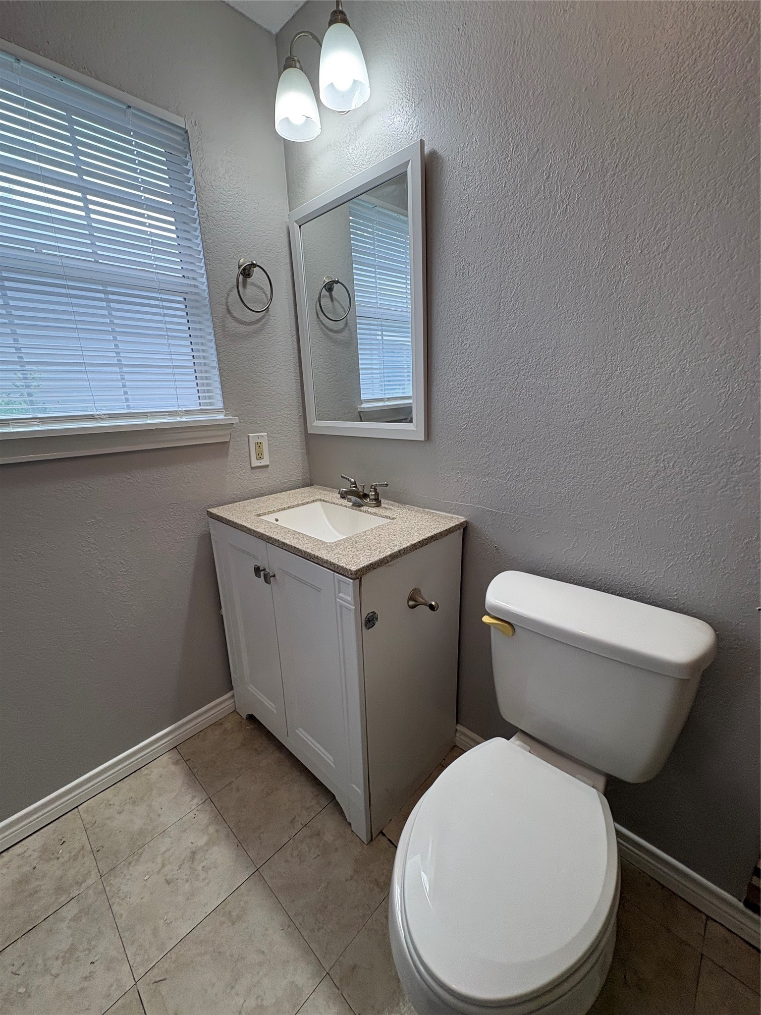 616 N 7th Street Midlothian TX 76065