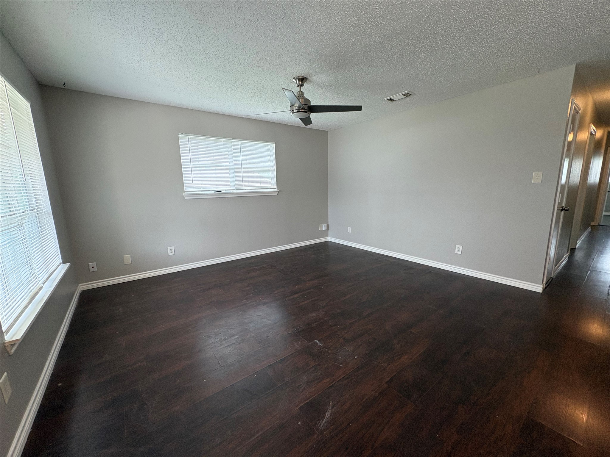 616 N 7th Street Midlothian TX 76065