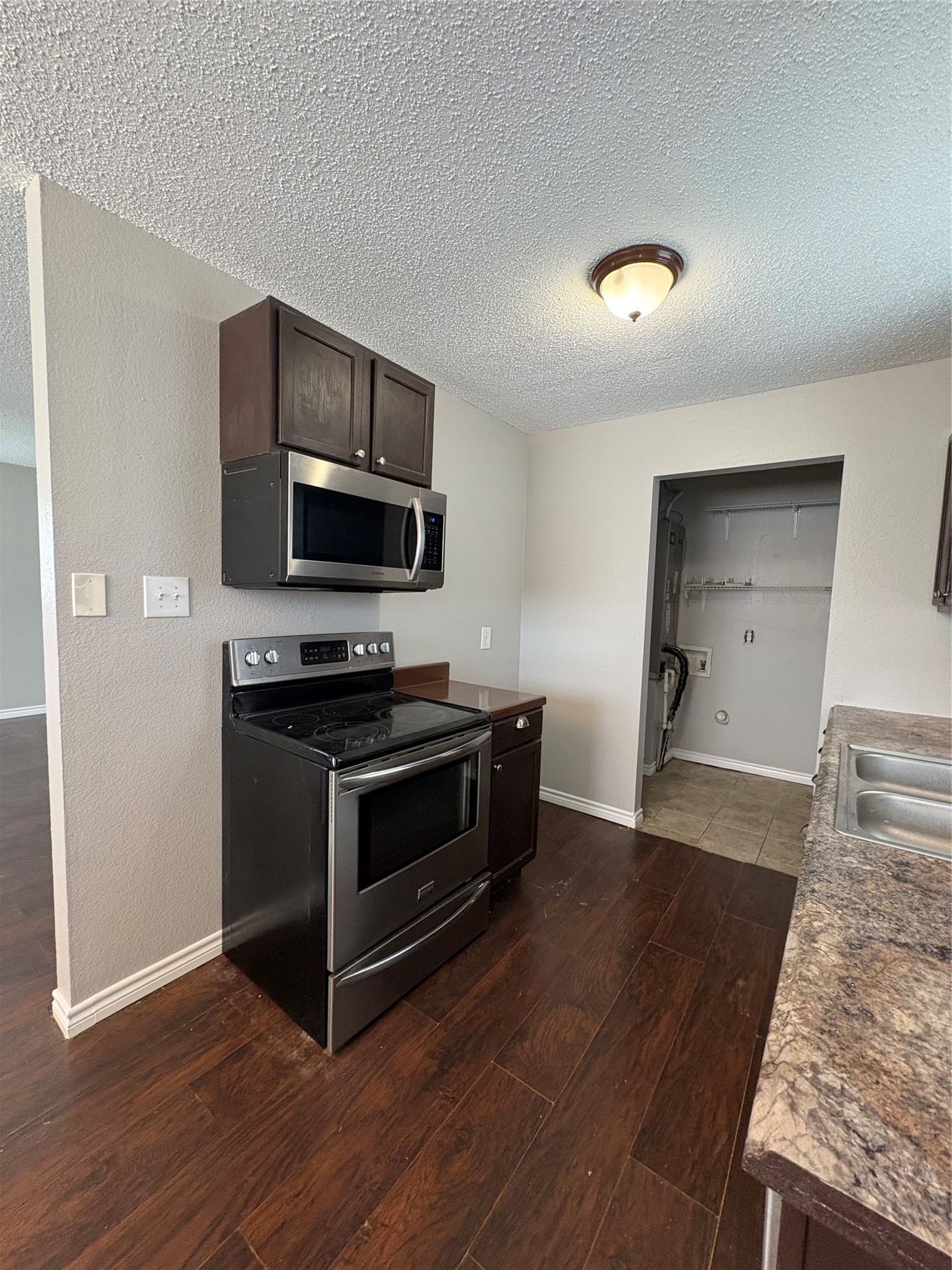 616 N 7th Street Midlothian TX 76065