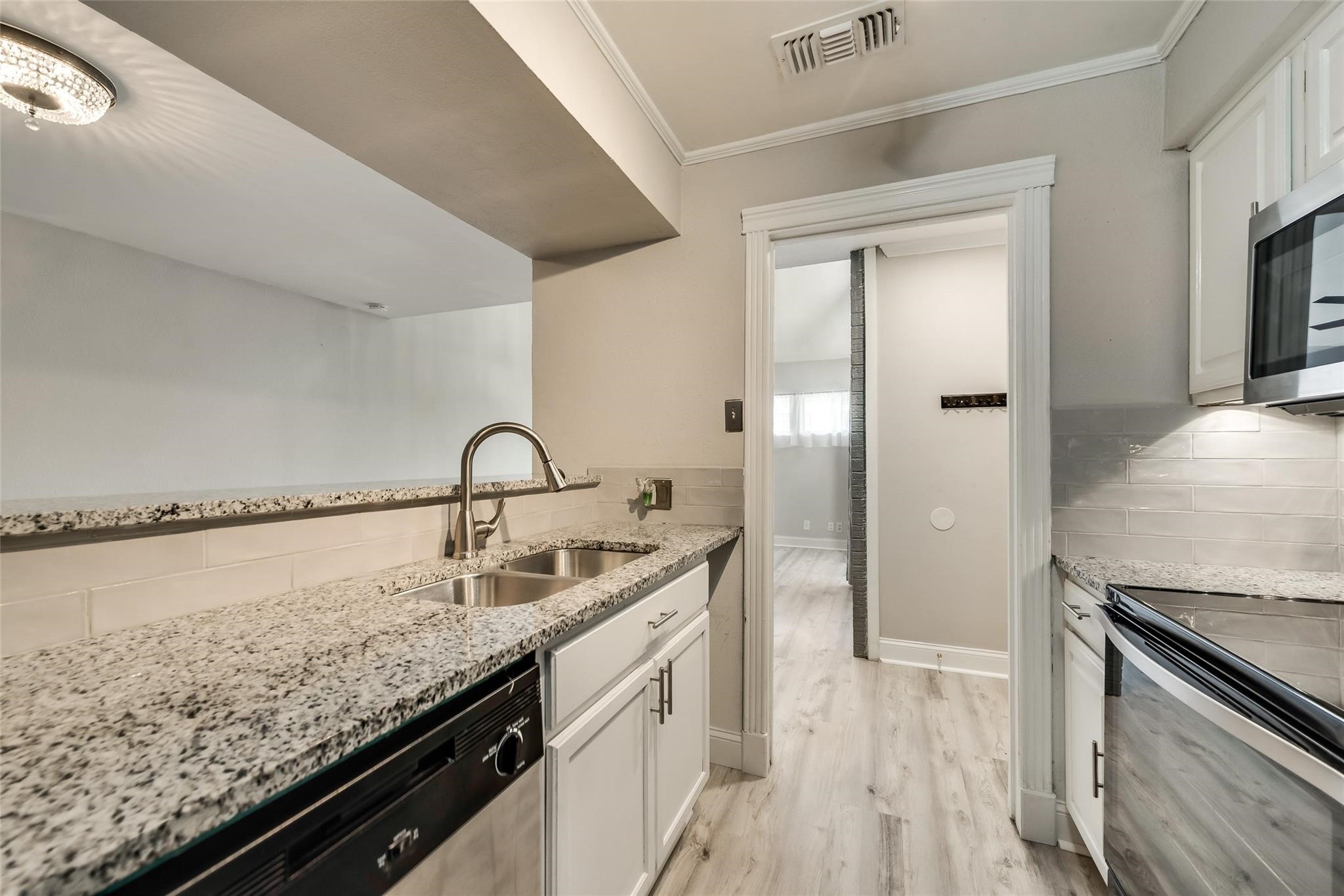 18240 Midway Road Dallas TX 75287