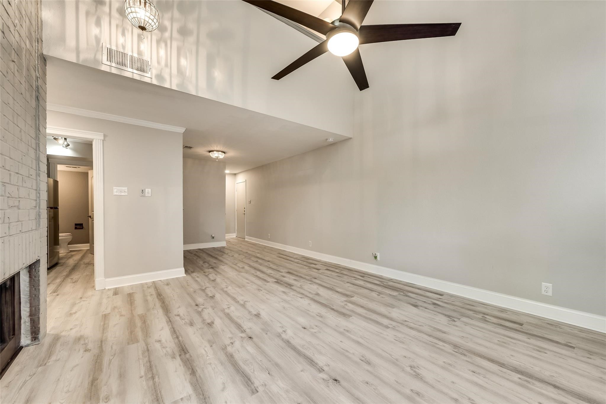 18240 Midway Road Dallas TX 75287