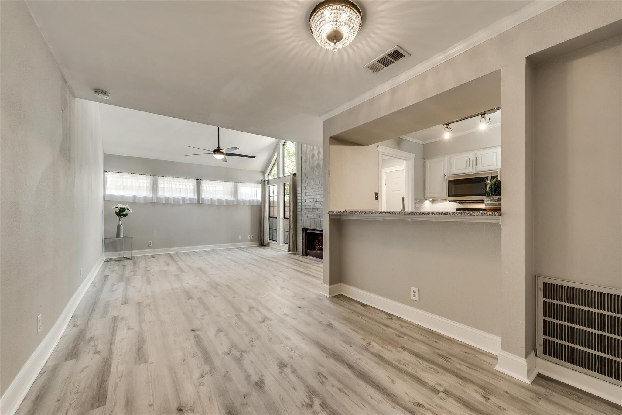 18240 Midway Road Dallas TX 75287