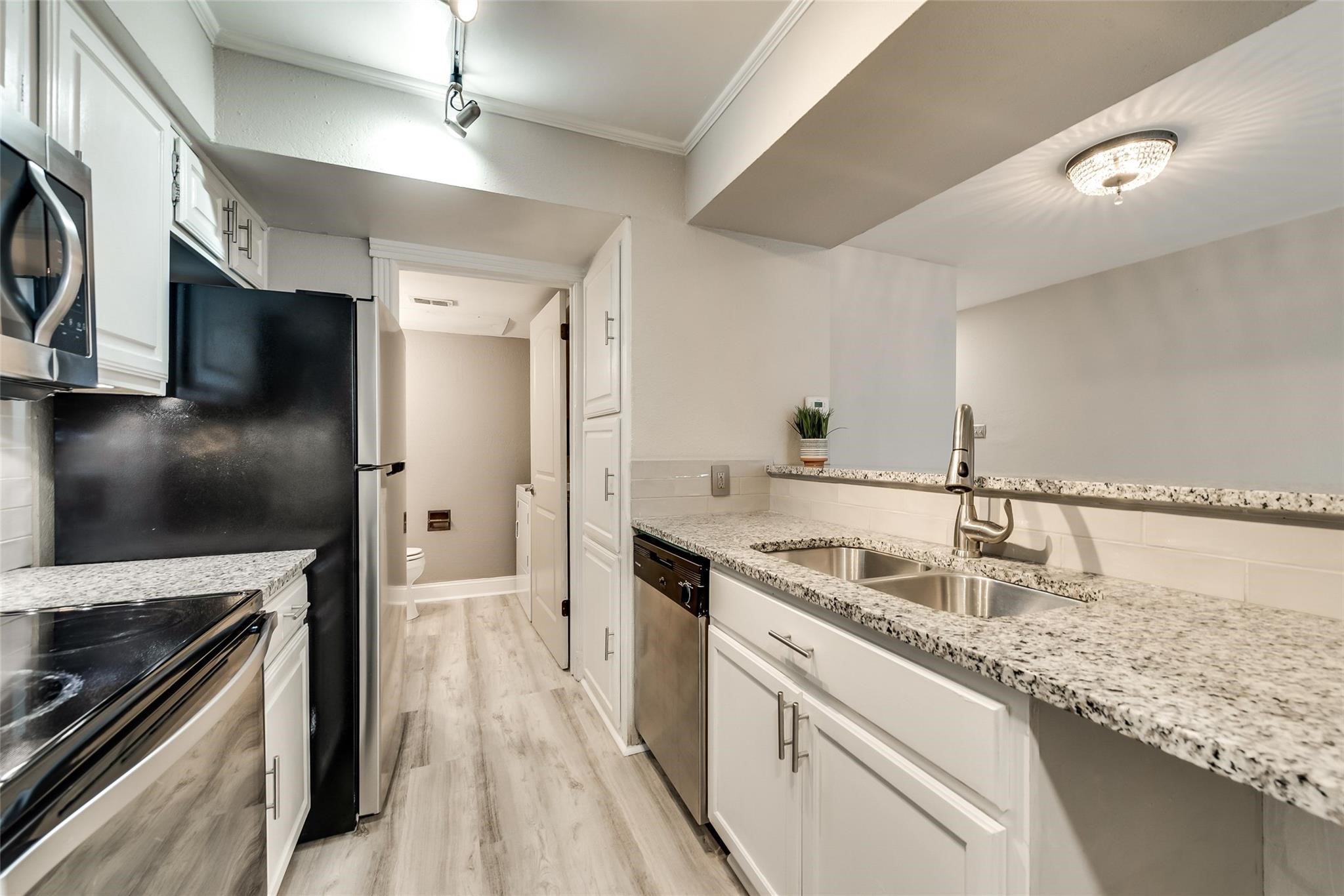 18240 Midway Road Dallas TX 75287