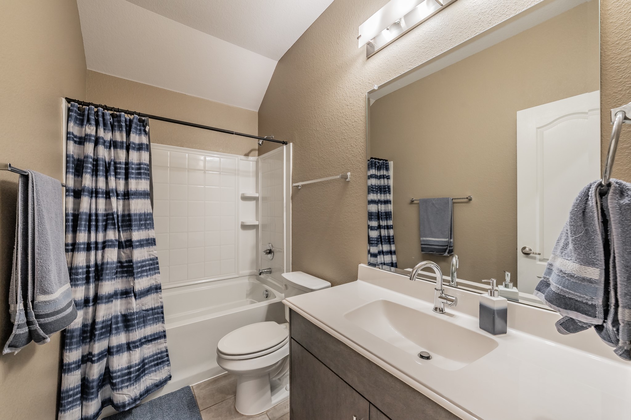 1116 Kingbird Lane Alvarado TX 76009