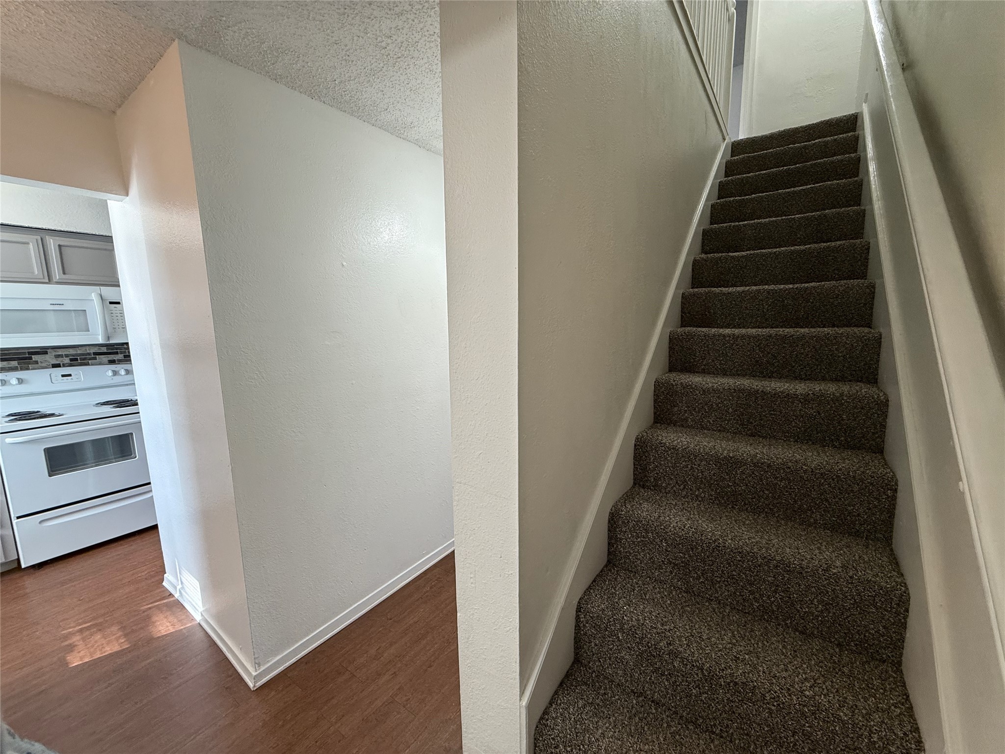 422 W 4th Street Kennedale TX 76060