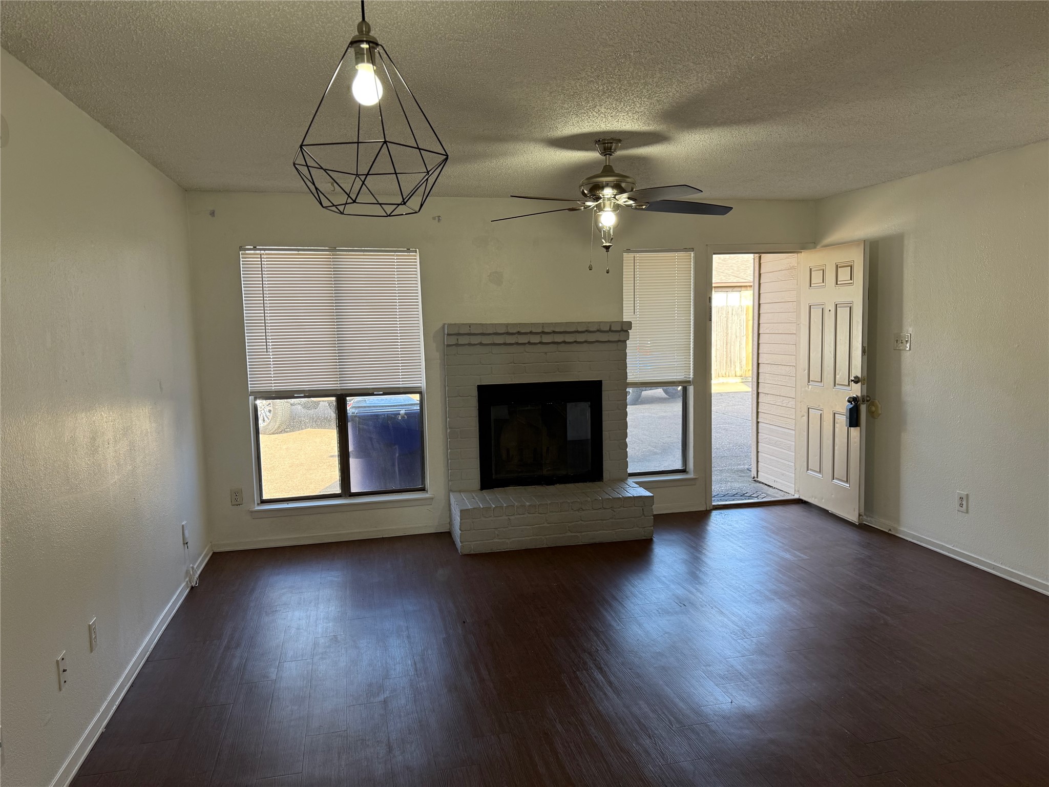 422 W 4th Street Kennedale TX 76060