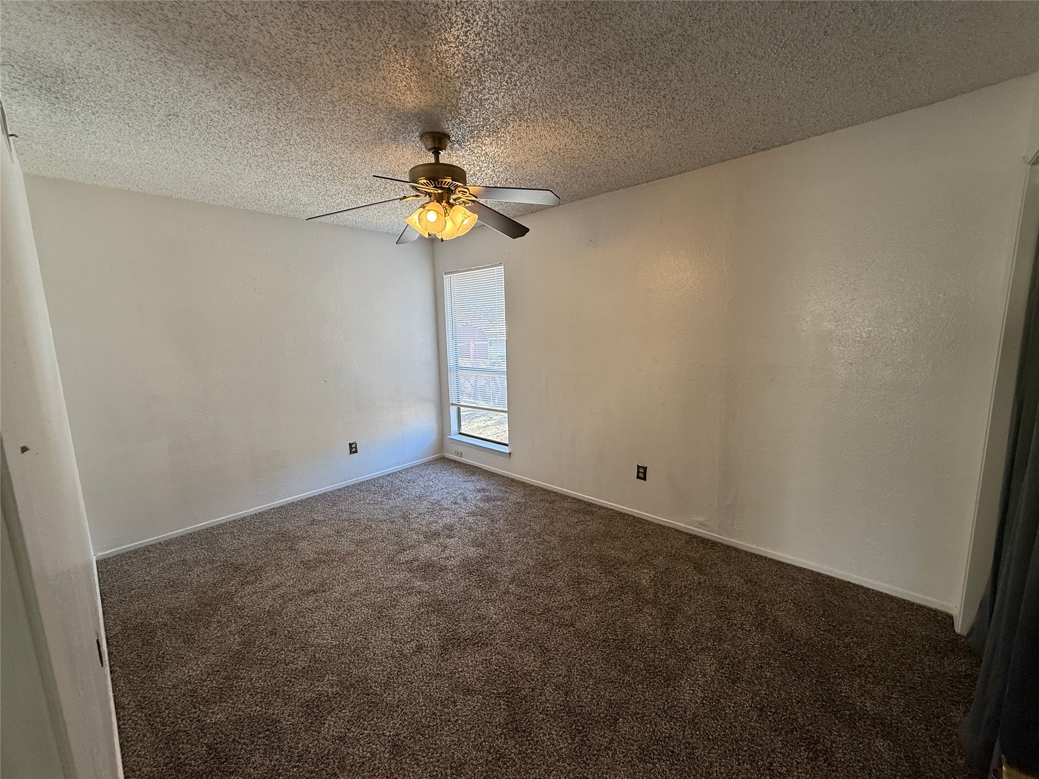 422 W 4th Street Kennedale TX 76060