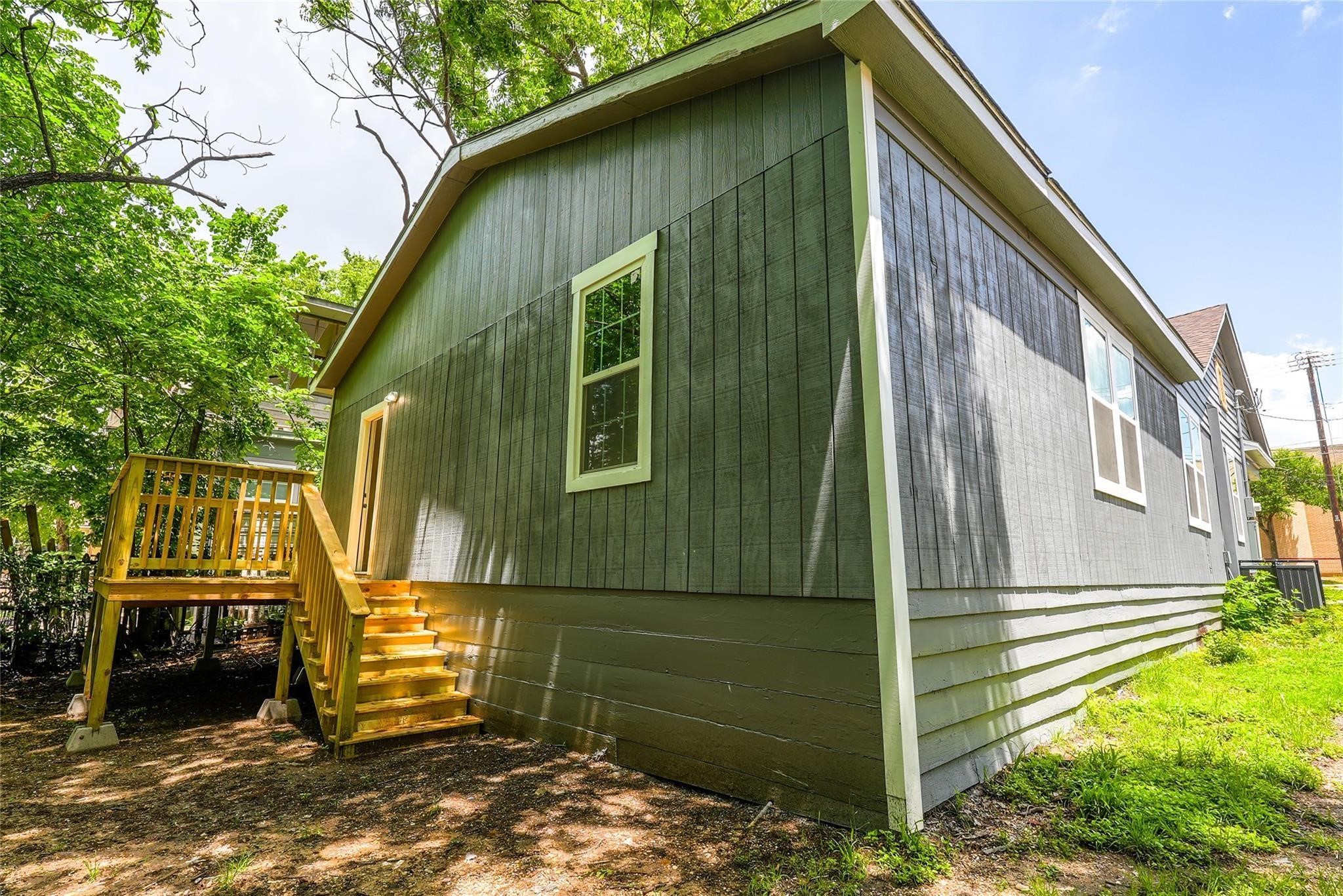 335 N Marsalis Avenue Dallas TX 75203